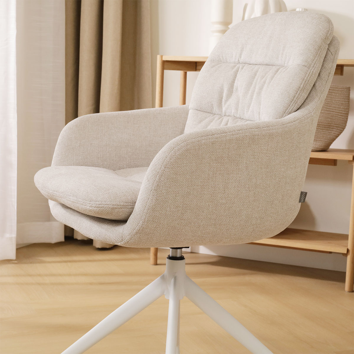 Eetkamerstoel Nola-Mia beige - wit onderstel