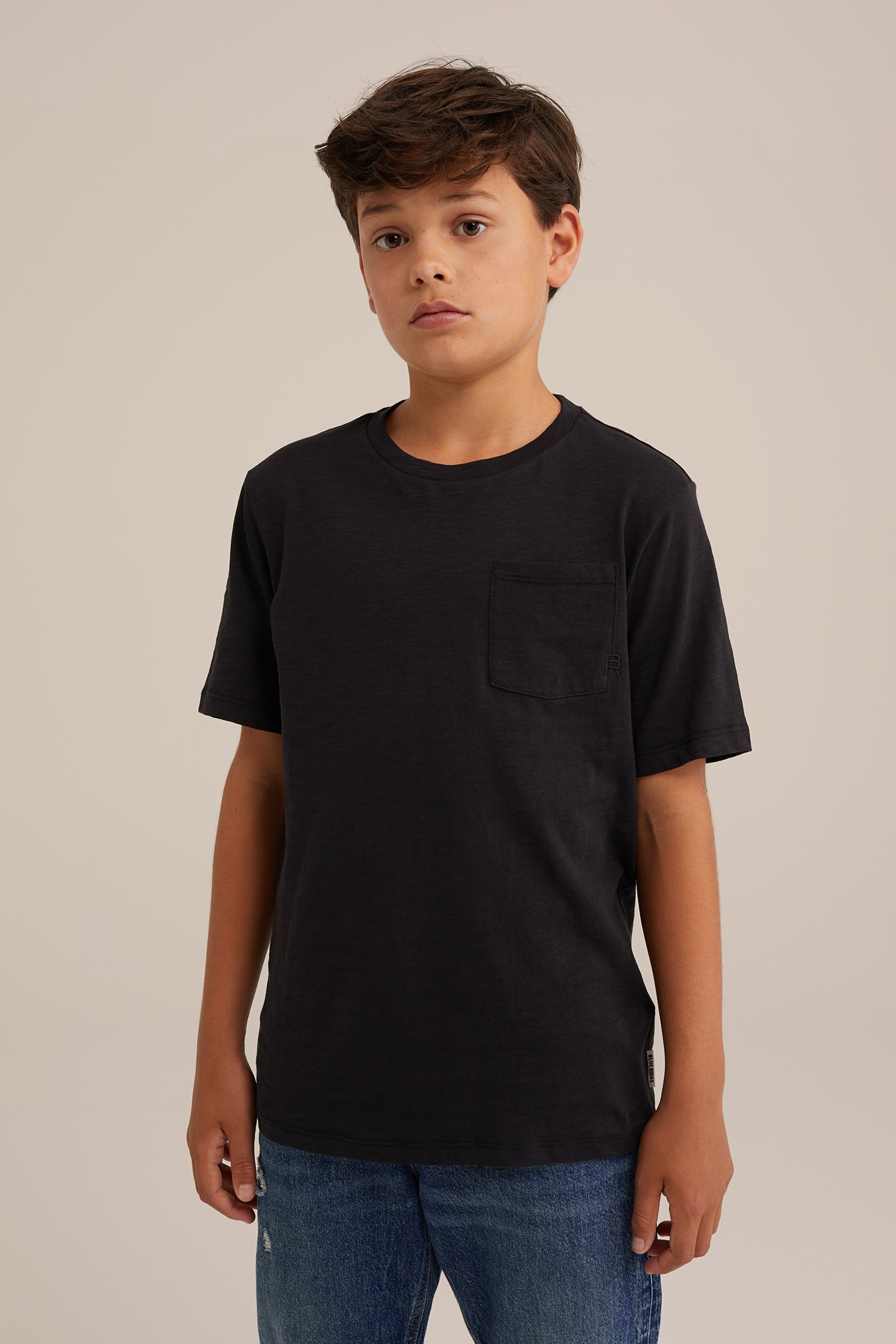 Jongens T-shirt met borstzak WE Fashion Zwart