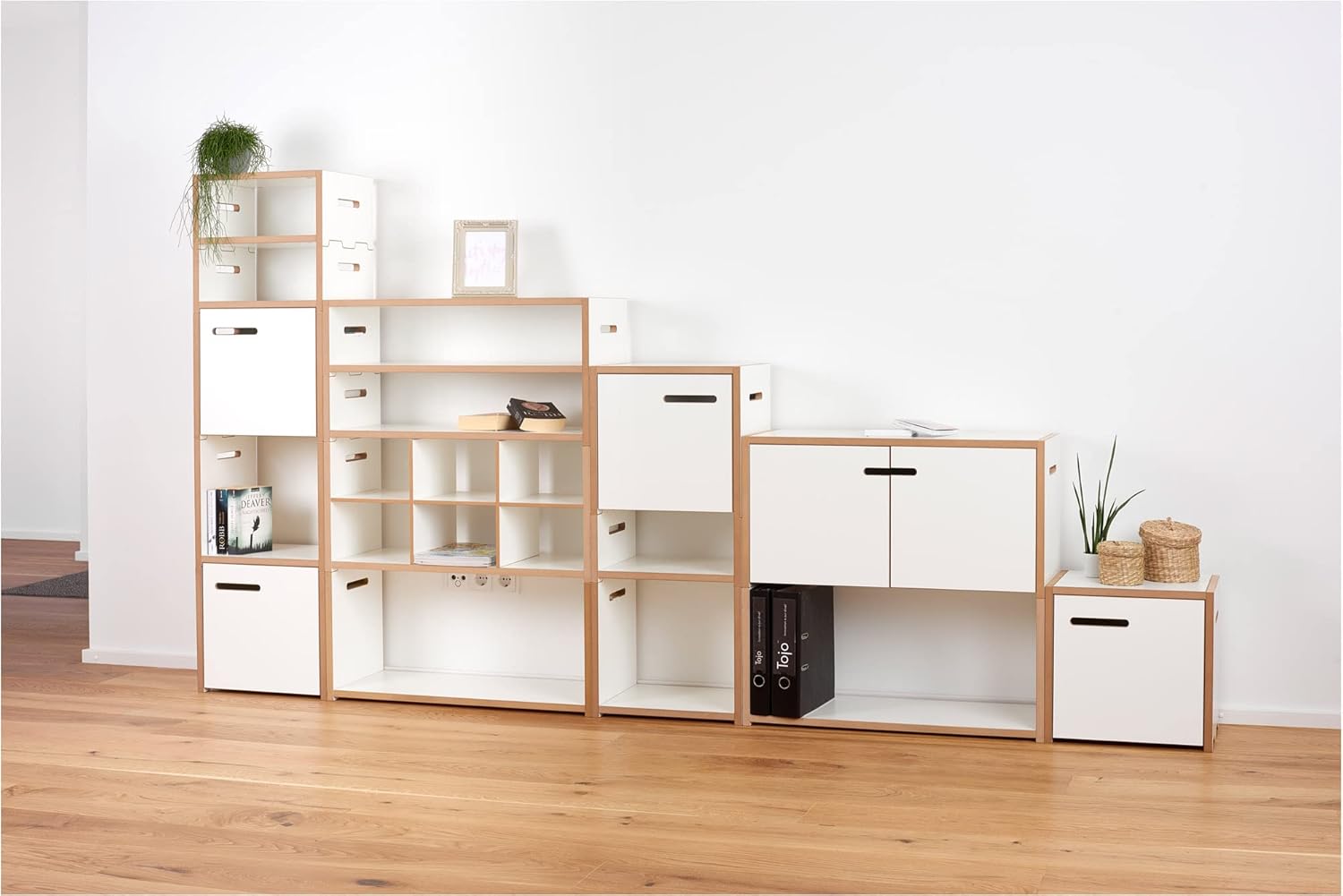 Tojo Hochstapler | modulares Regalsystem Verschiedene Module für Wandregal/Bücherregal/CD Regal | MDF Regal (weiß, Grundmodul mit Türen)