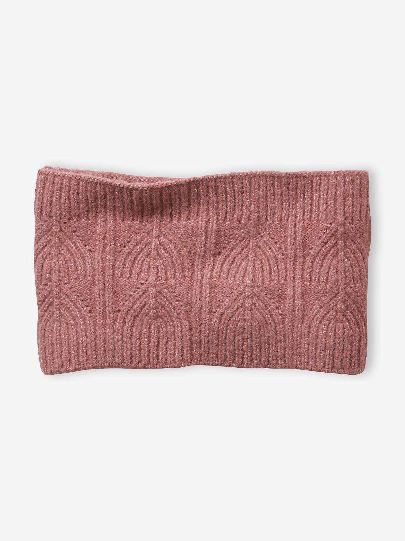 Conjunto de gorro, cachecol tubular e luvas em tricô com textura de bolinhas rosa médio.