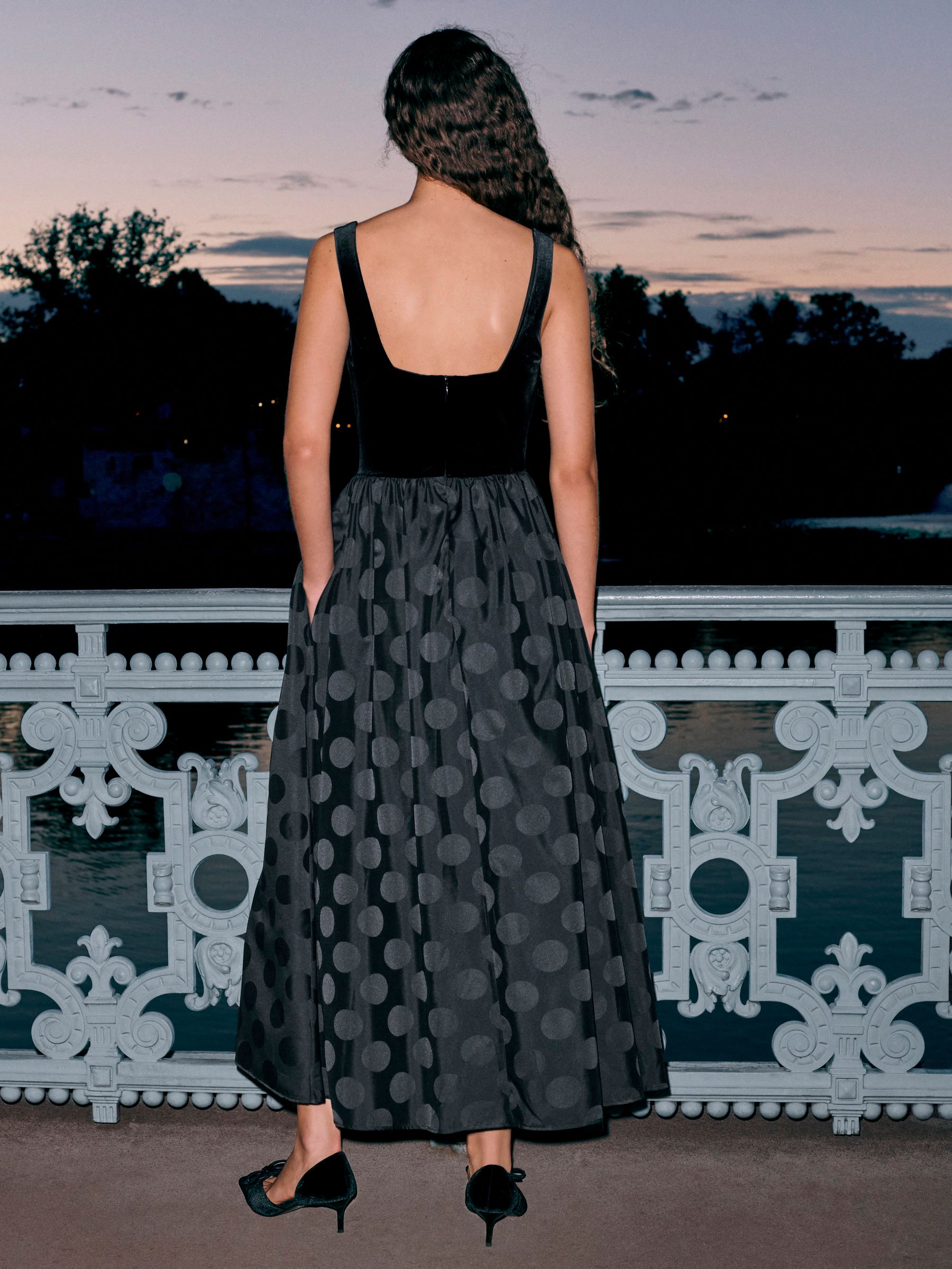 Zwart - Feestelijke fluwelen jacquard getailleerde maxi-jurk