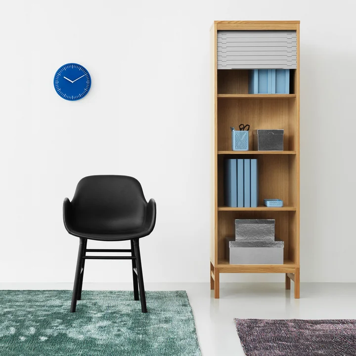 Normann Copenhagen - Form Armlehnstuhl, Gestell Eiche / weiss