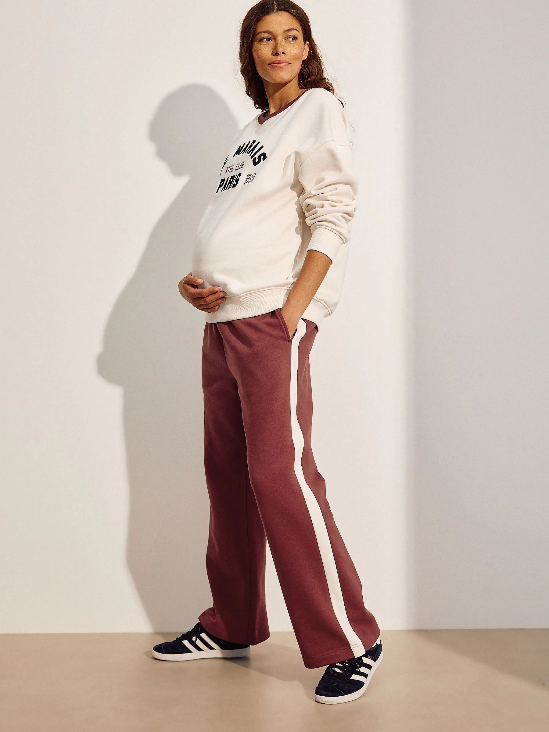 Crème - Maternity Graphic Sweatshirt