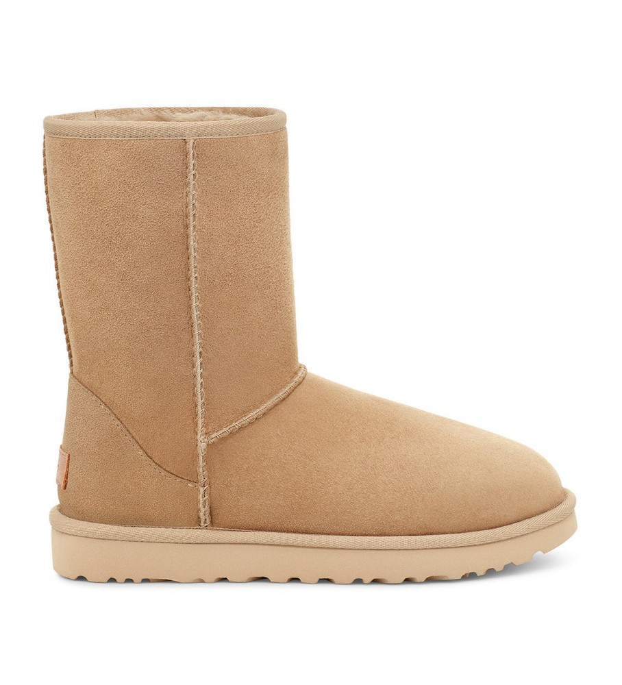 Botas UGG W Classic Short II em couro marrom