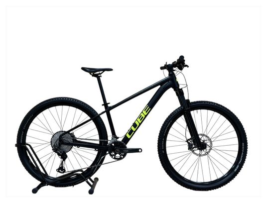 Produit reconditionné . Cube Race One XT 2022 . VTT . Cube . très bon état