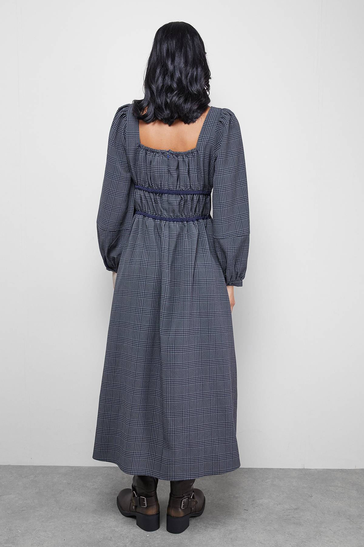 Warehouse Robe Midi Carrée à Carreaux avec Liens Devant