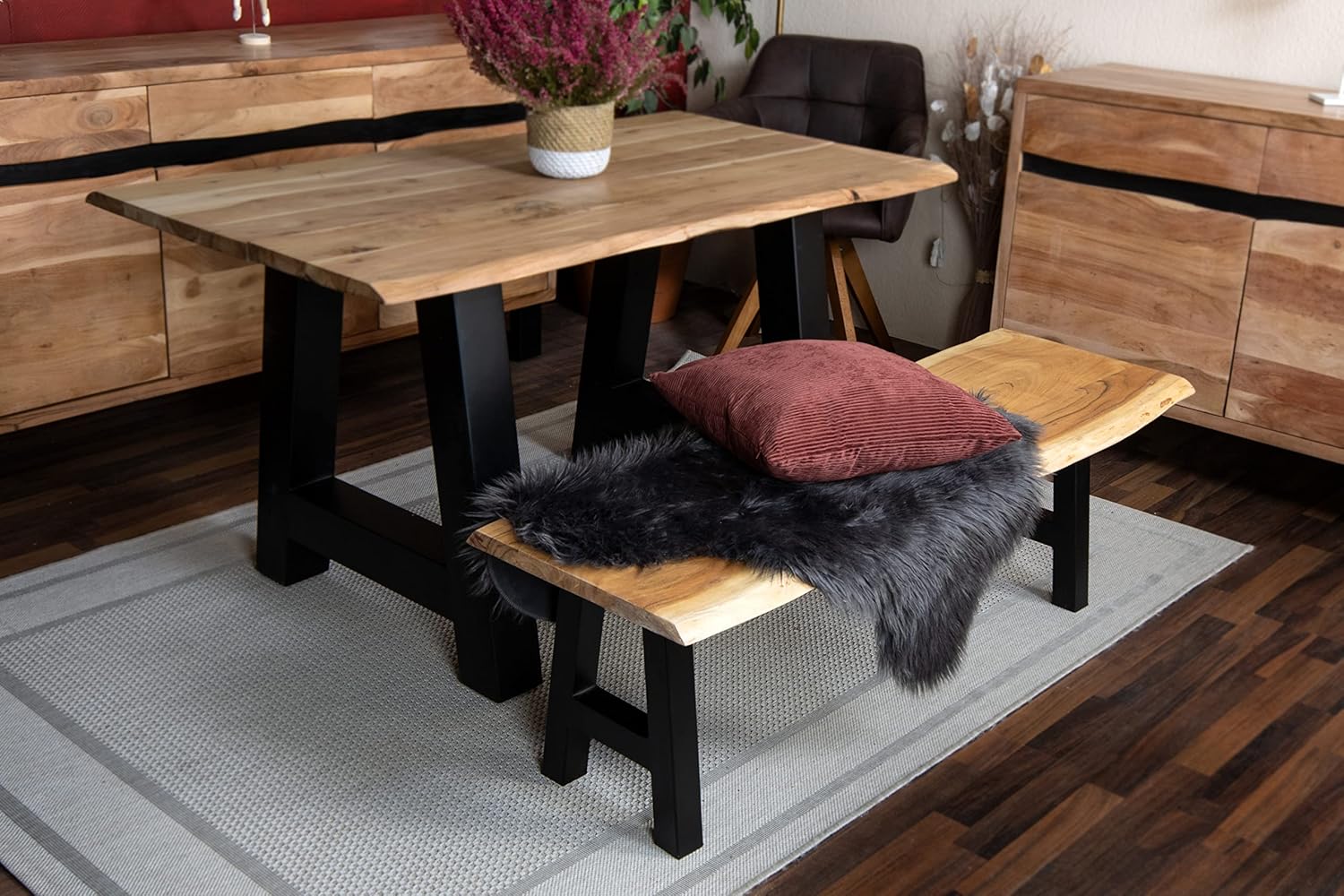 SAM Esszimmerbank 160x42 cm Quintus, Akazienholz massiv & naturfarben, echte Baumkante, Baumkantenbank mit A-Gestell Schwarz, Sitzbank mit 26 mm Platte