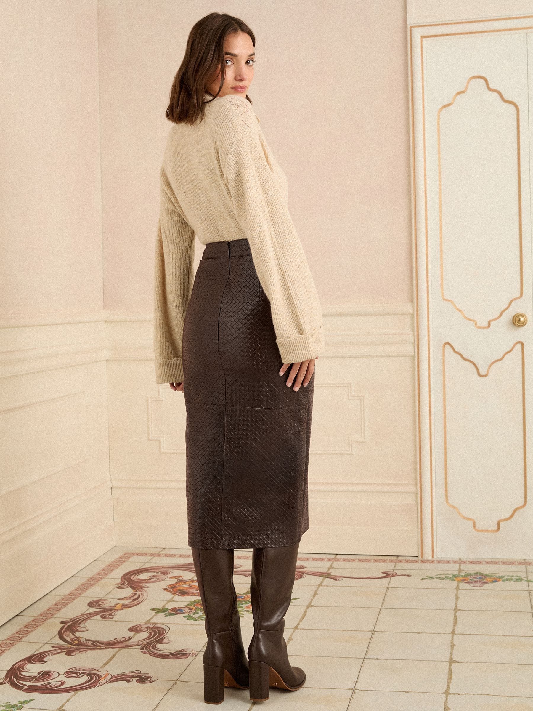 Chocoladebruin - Love & Roses Faux Leather Slit Midi Skirt