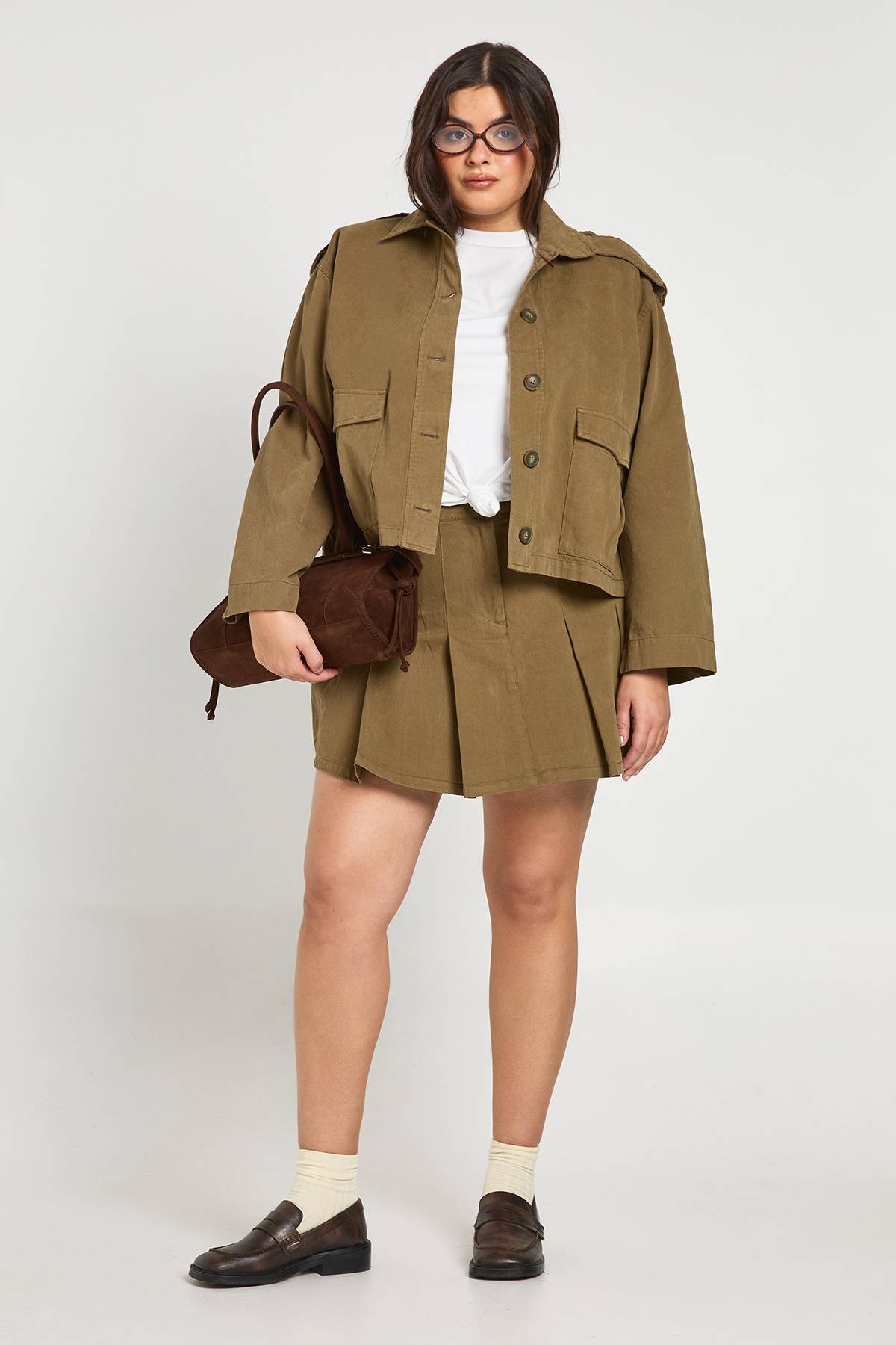 boohoo Jupe Plissée en Sergé Utilitaire Grande Taille