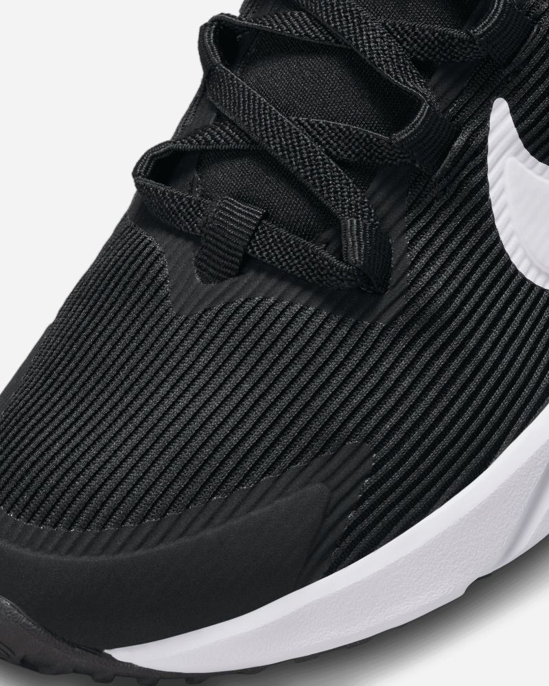 Chaussures de running Nike Star Runner 4 Noir & Blanc pour enfant