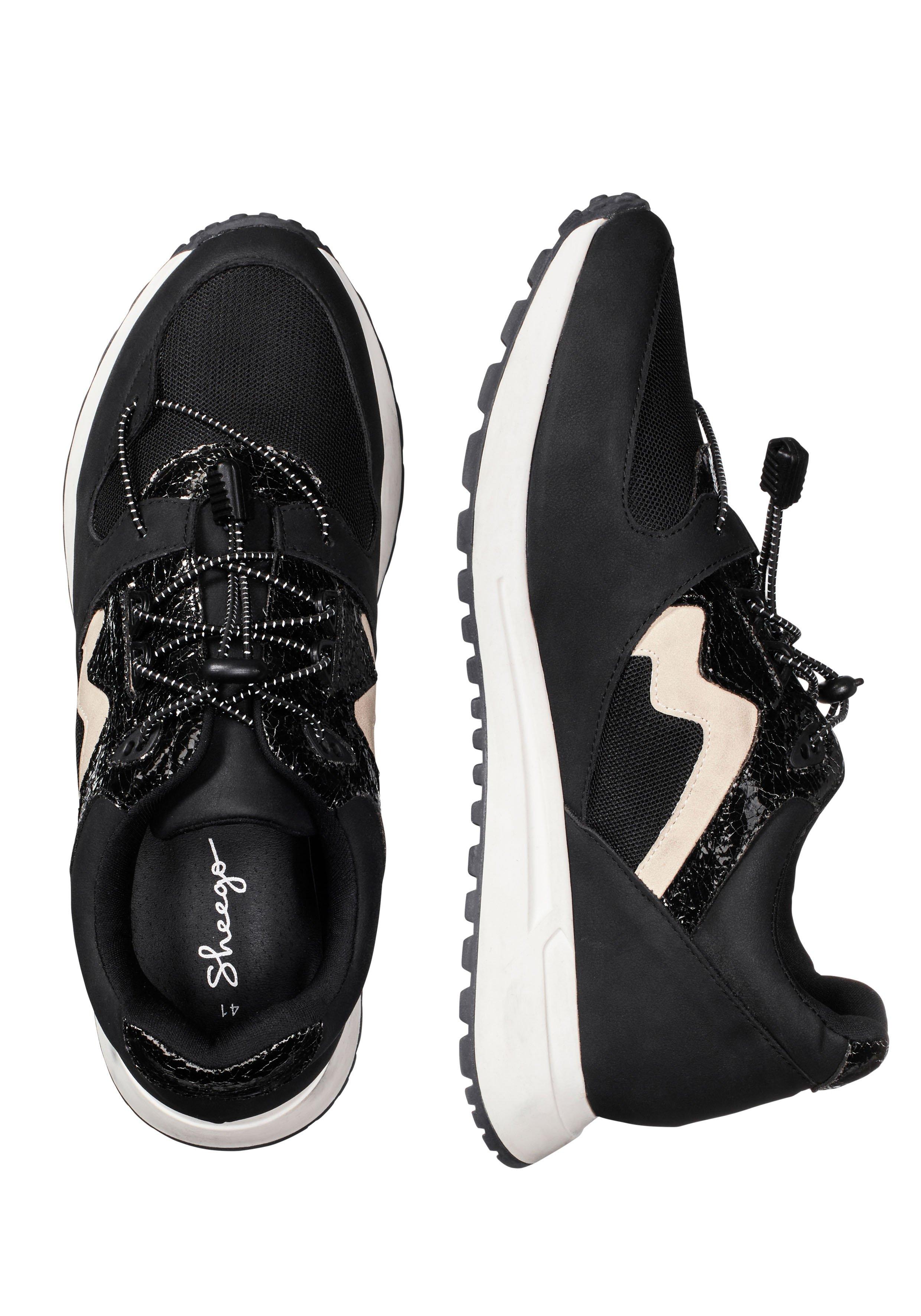 Sneaker mit Details in Glanz- und Veloursoptik