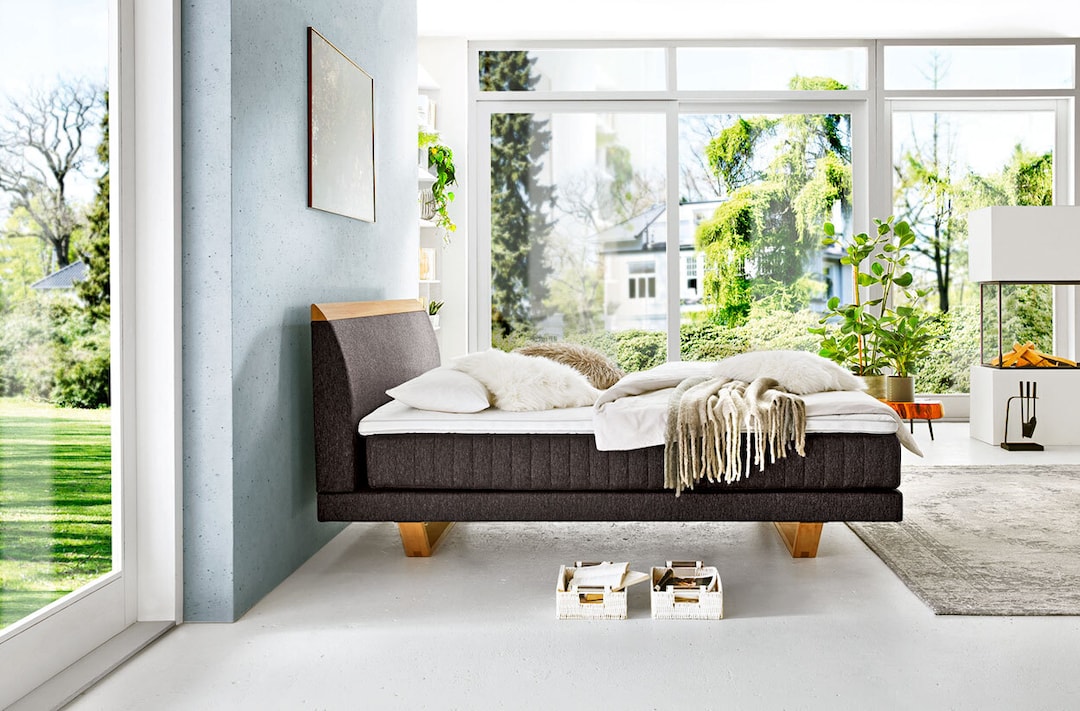 MONDO Bett SENTA 180 x 200 cm schwarz/ braun