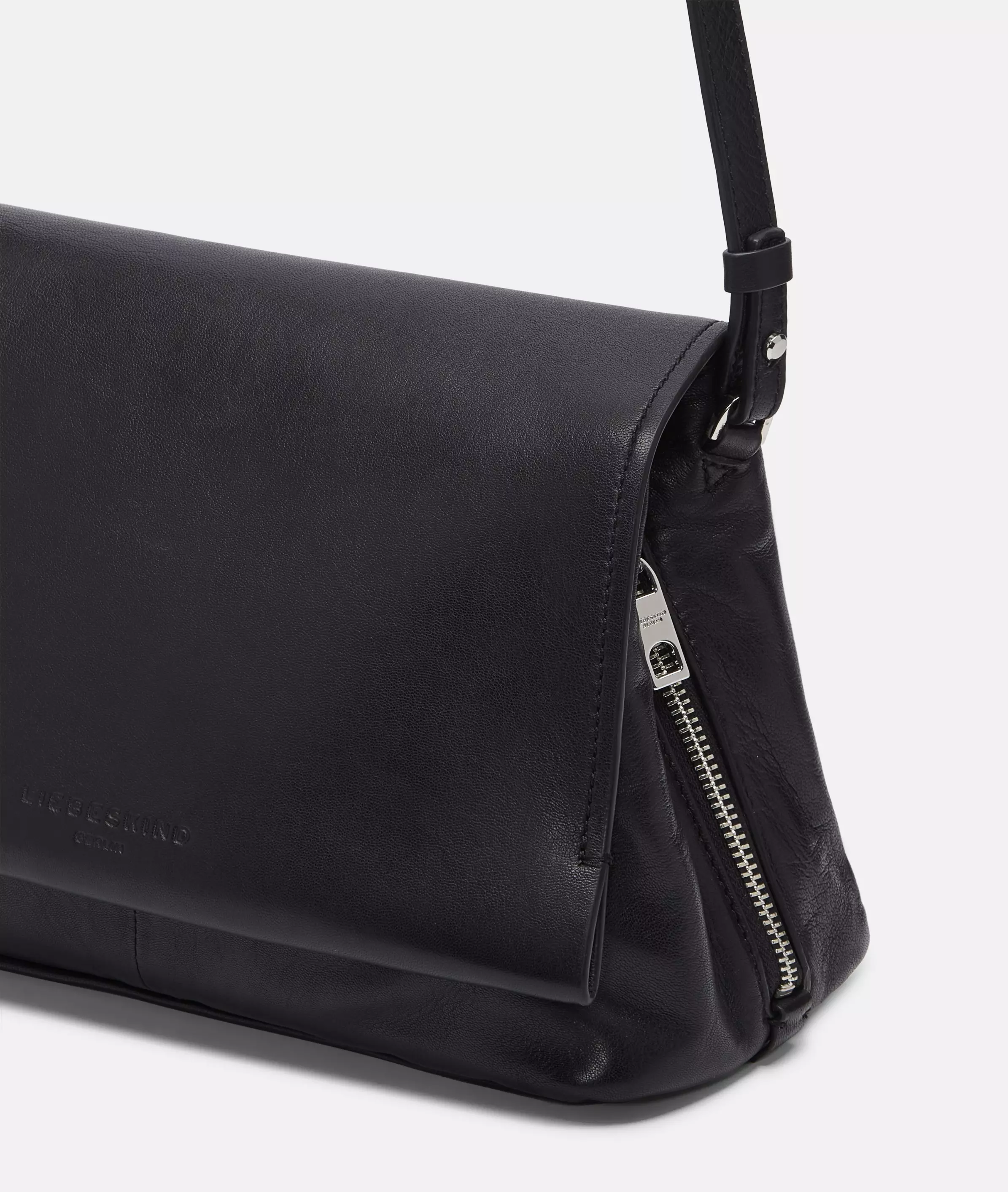 Hera Crossbody M Spacious shoulder bag made from soft sheepskin