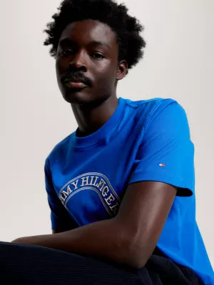 Camiseta com bordado de logotipo