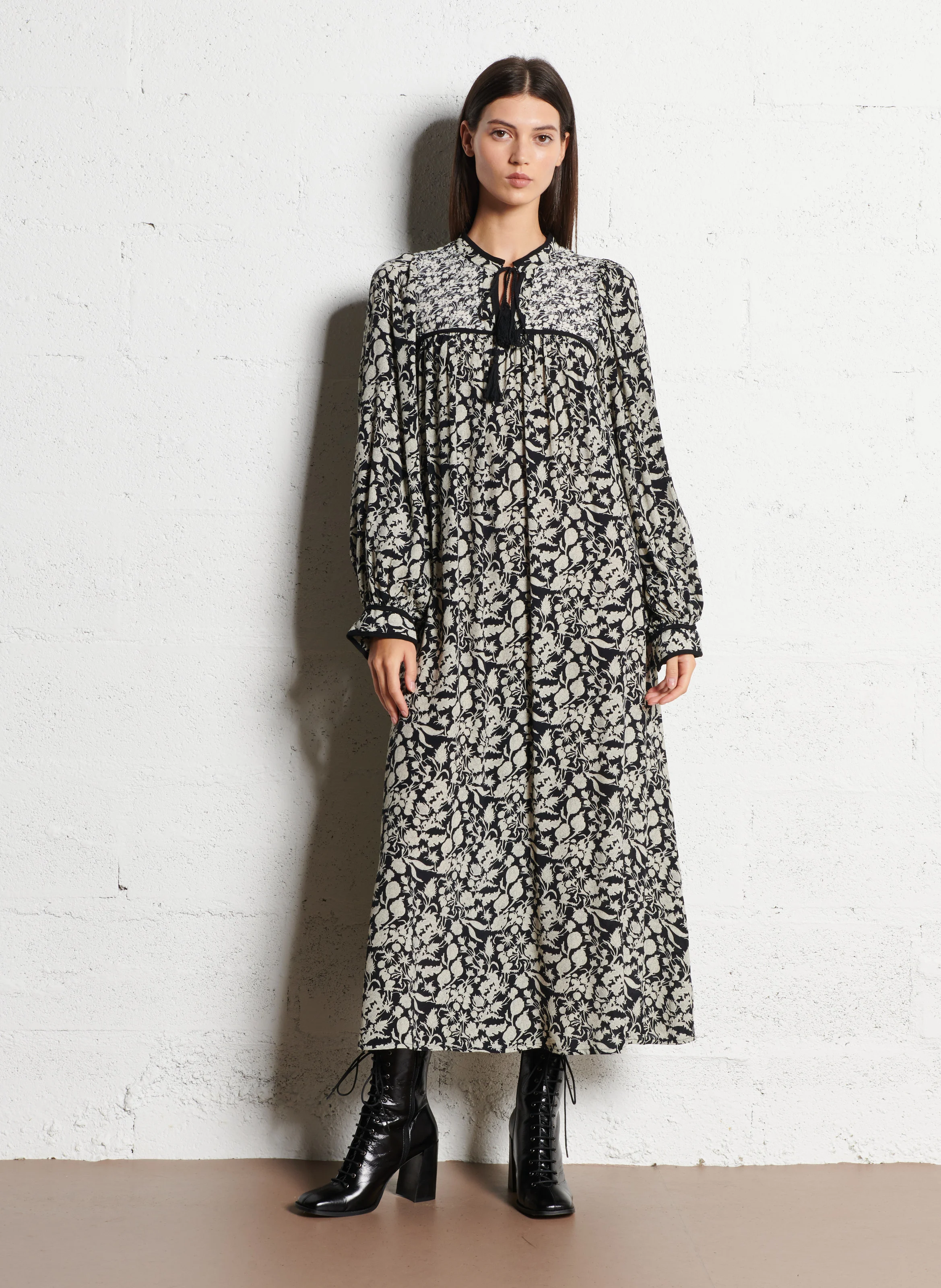 Robe longue col tunisien imprimée | Noir