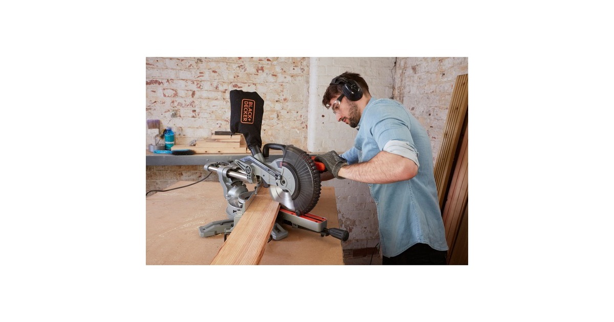 BLACK+DECKER1600W 216mm Afkort- en verstekzaag BES700-QS