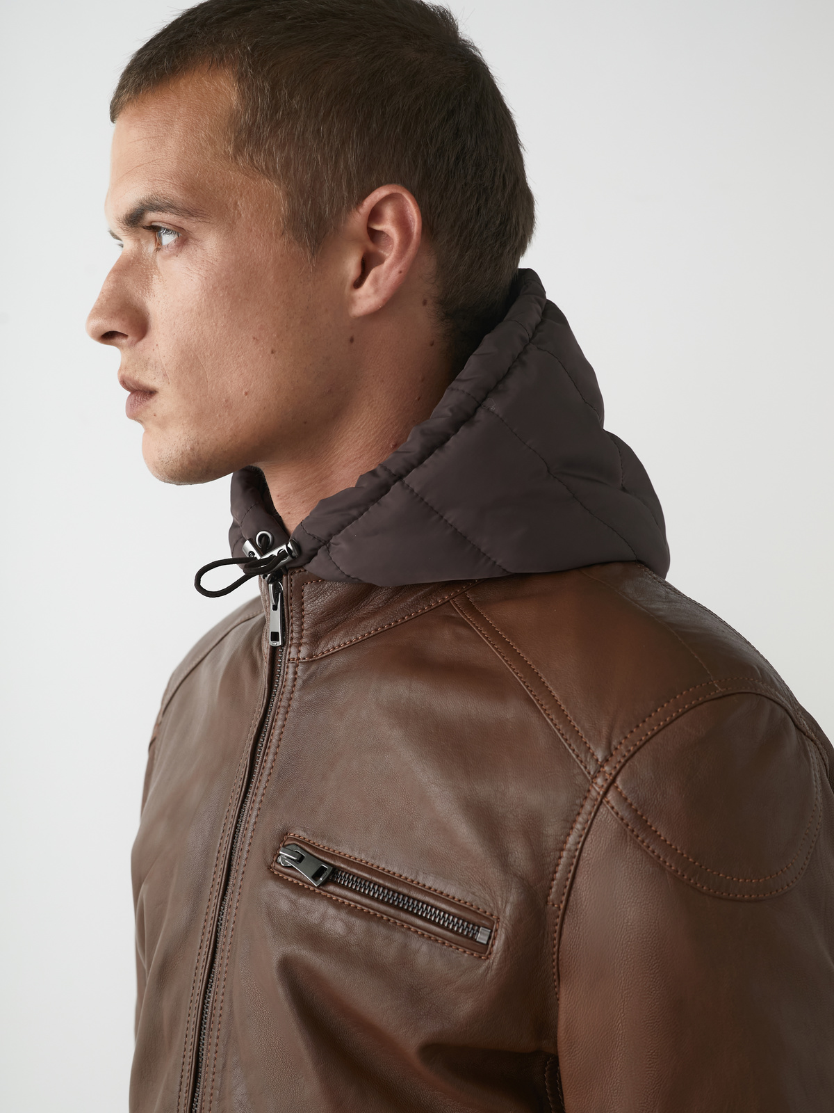 Blouson en cuir uni cognac à capuche amovible