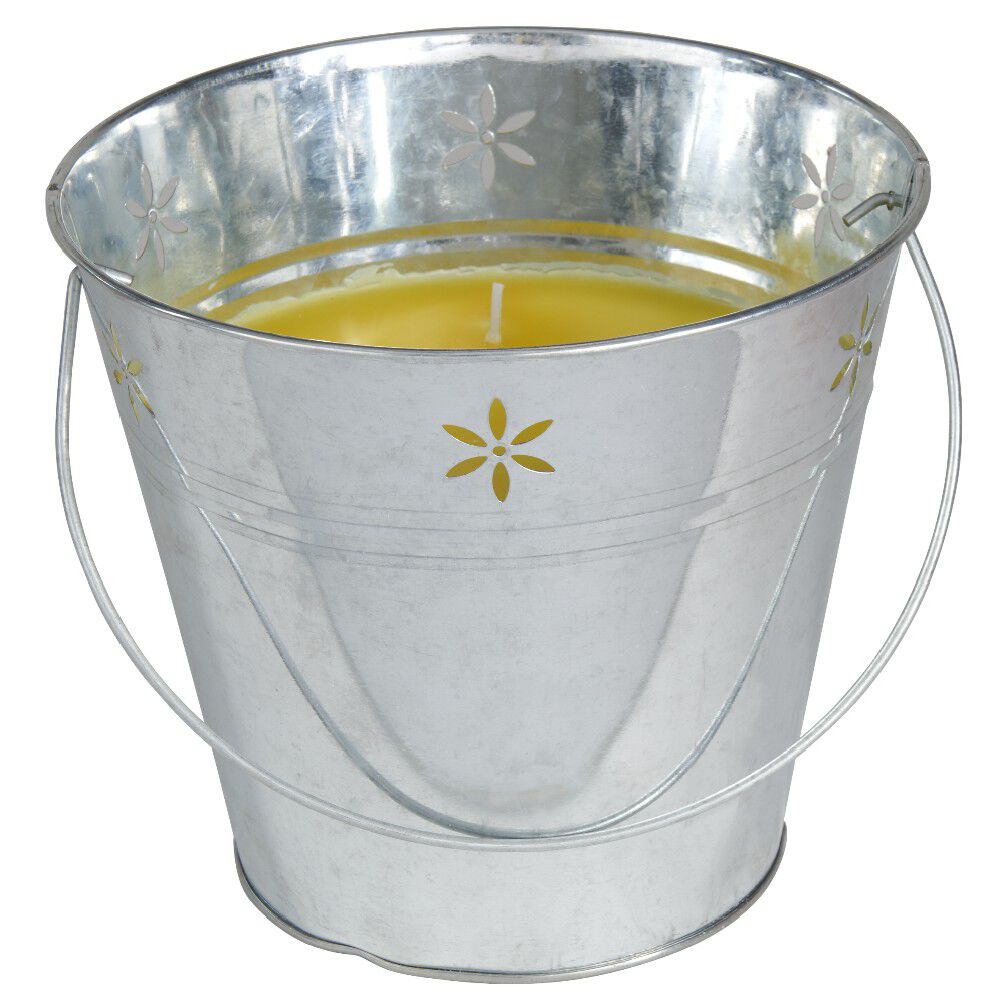 Bougie citronnelle dans seau