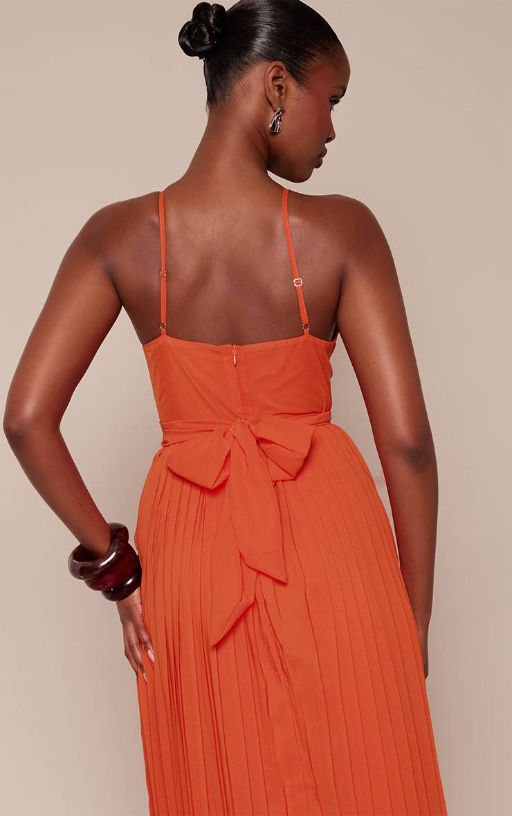 Orange Robe Longue Plissée En Mousseline Avec Bretelles Fines Et Ceinture