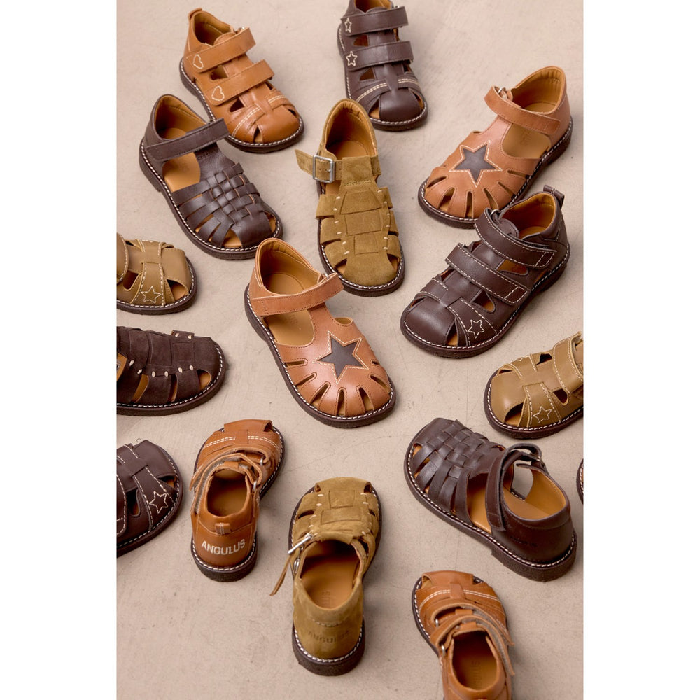 Køb Angulus Tan/Dark Brown Lædersandal Med Stjernedetalje