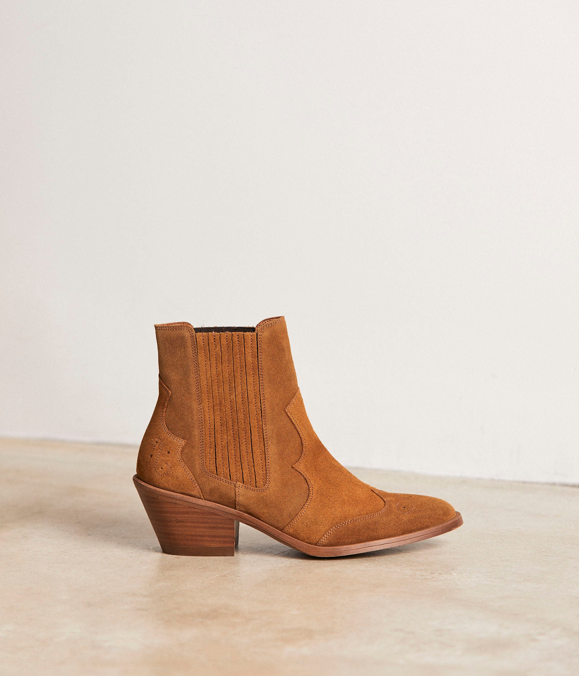 Boots Western Carrie