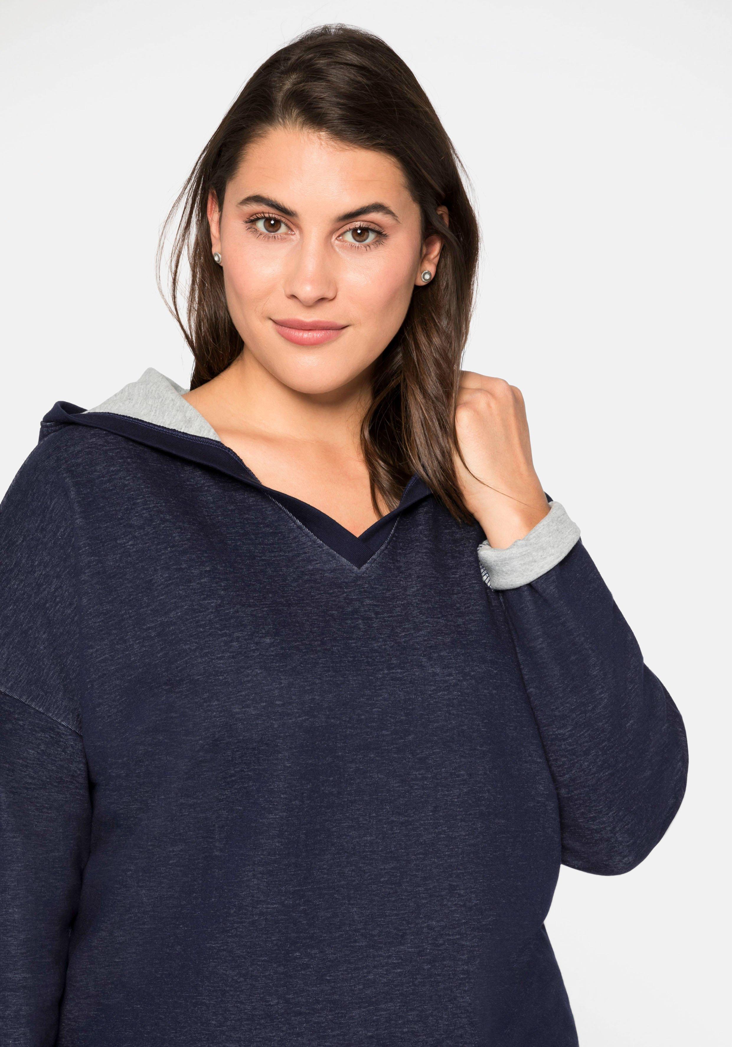 Shirt mit V-Ausschnitt und Kapuze