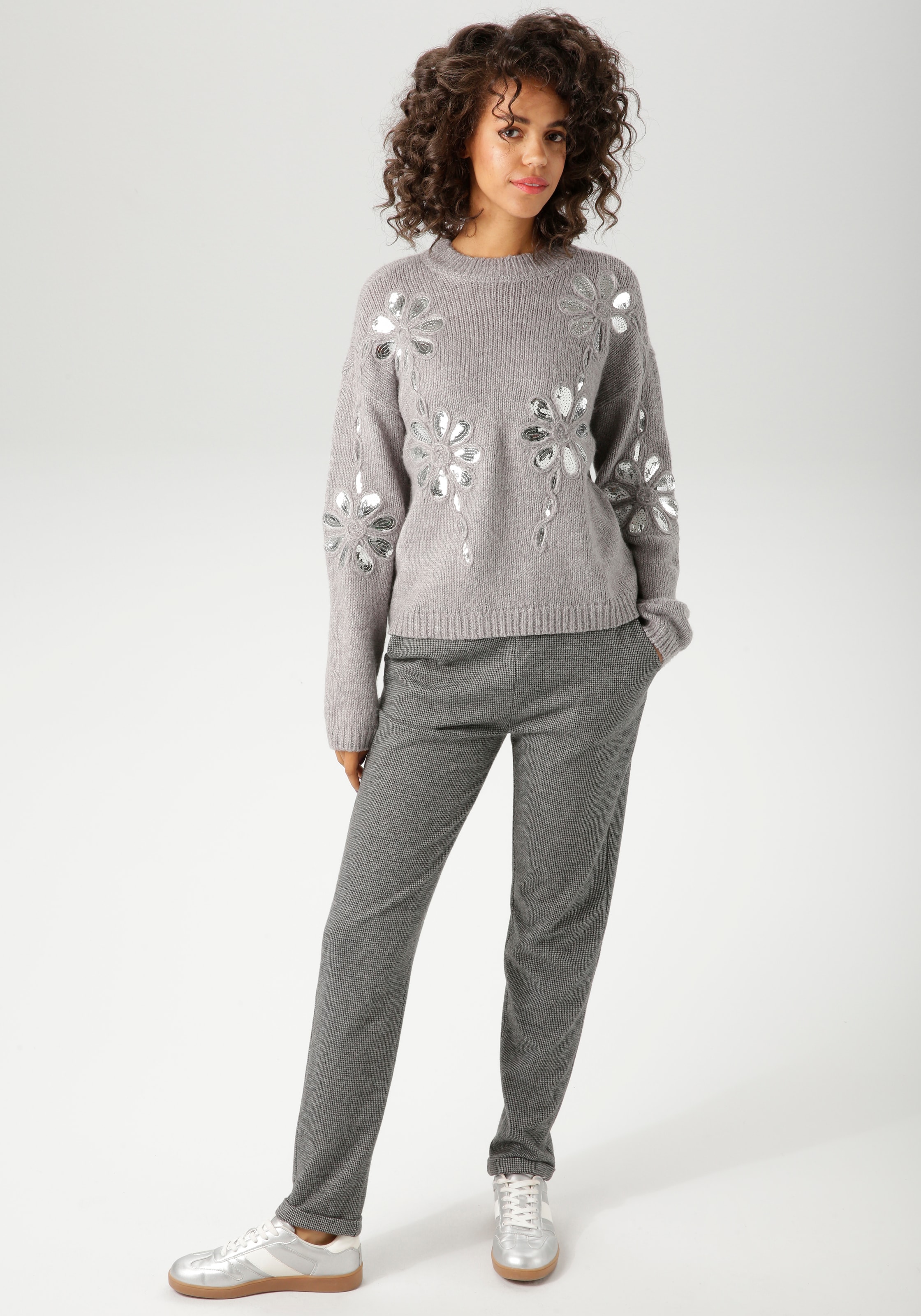 Aniston CASUAL Strickpullover , mit Pailletten verzierte Blüten-Applikationen - NEUE KOLLEKTION
