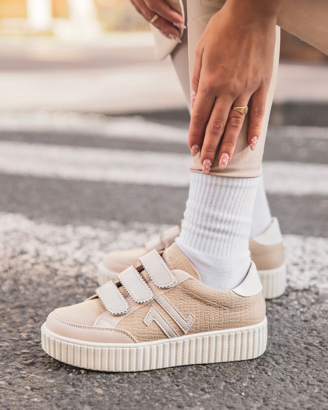 Basket femme beige creepers à scratch - CL73 SNAKE