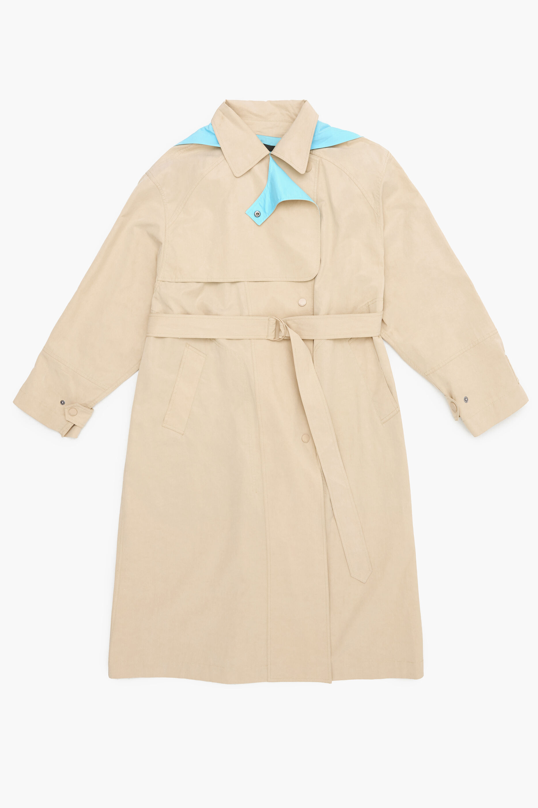 Trench coat cor camelo com boca de sino