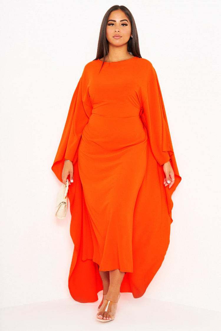 Robe orange ceinturée à empiècement cape