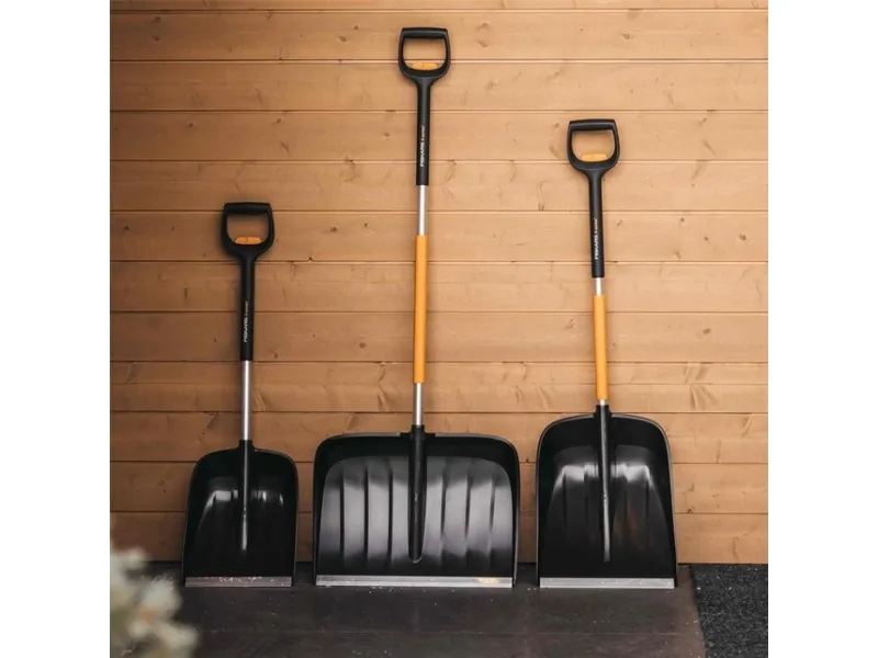 FISKARS BILSNESKOVL MED TELESKOPSKAFT X-SERIES