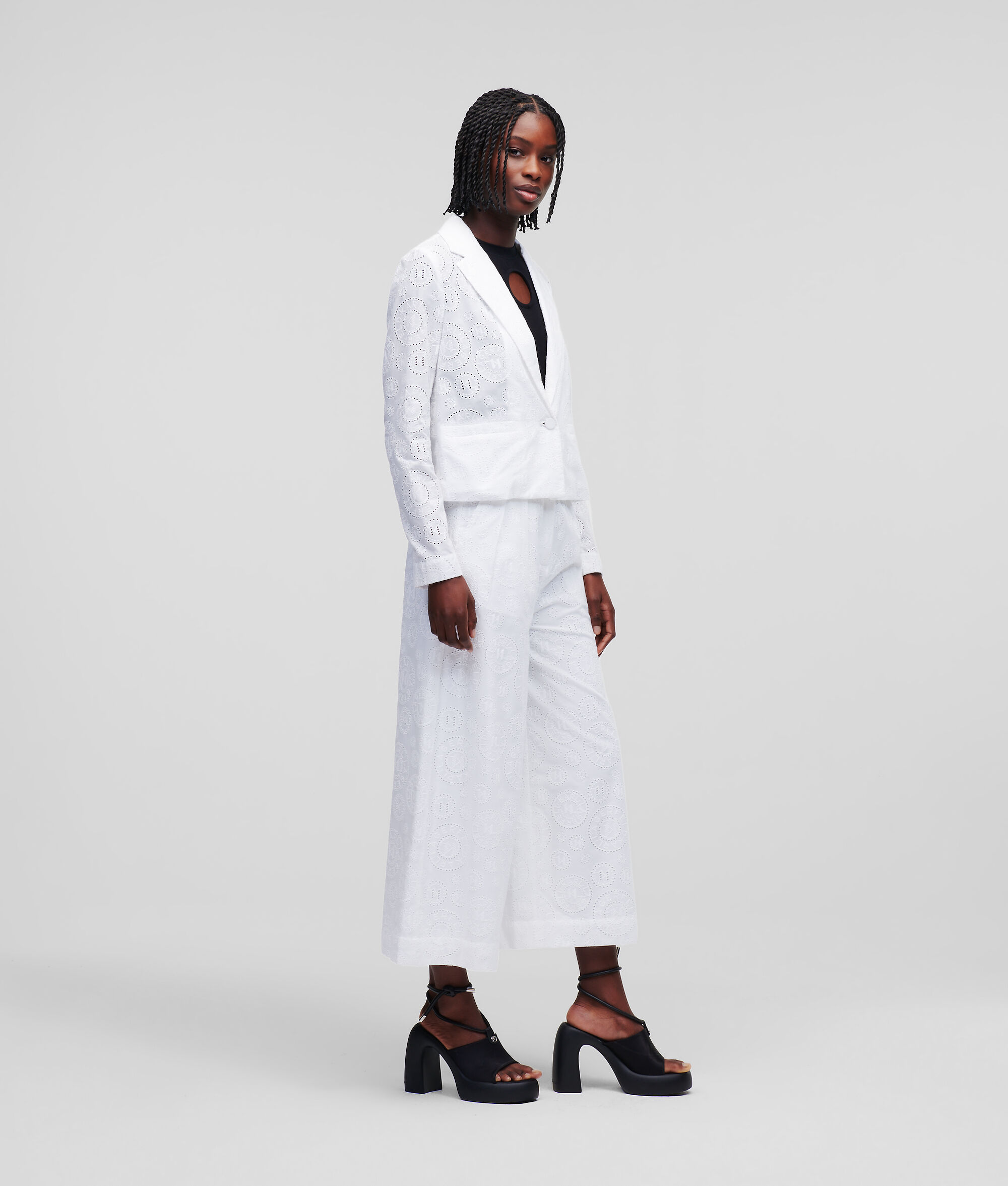 BLAZER CROPPED À BRODERIE ANGLAISE