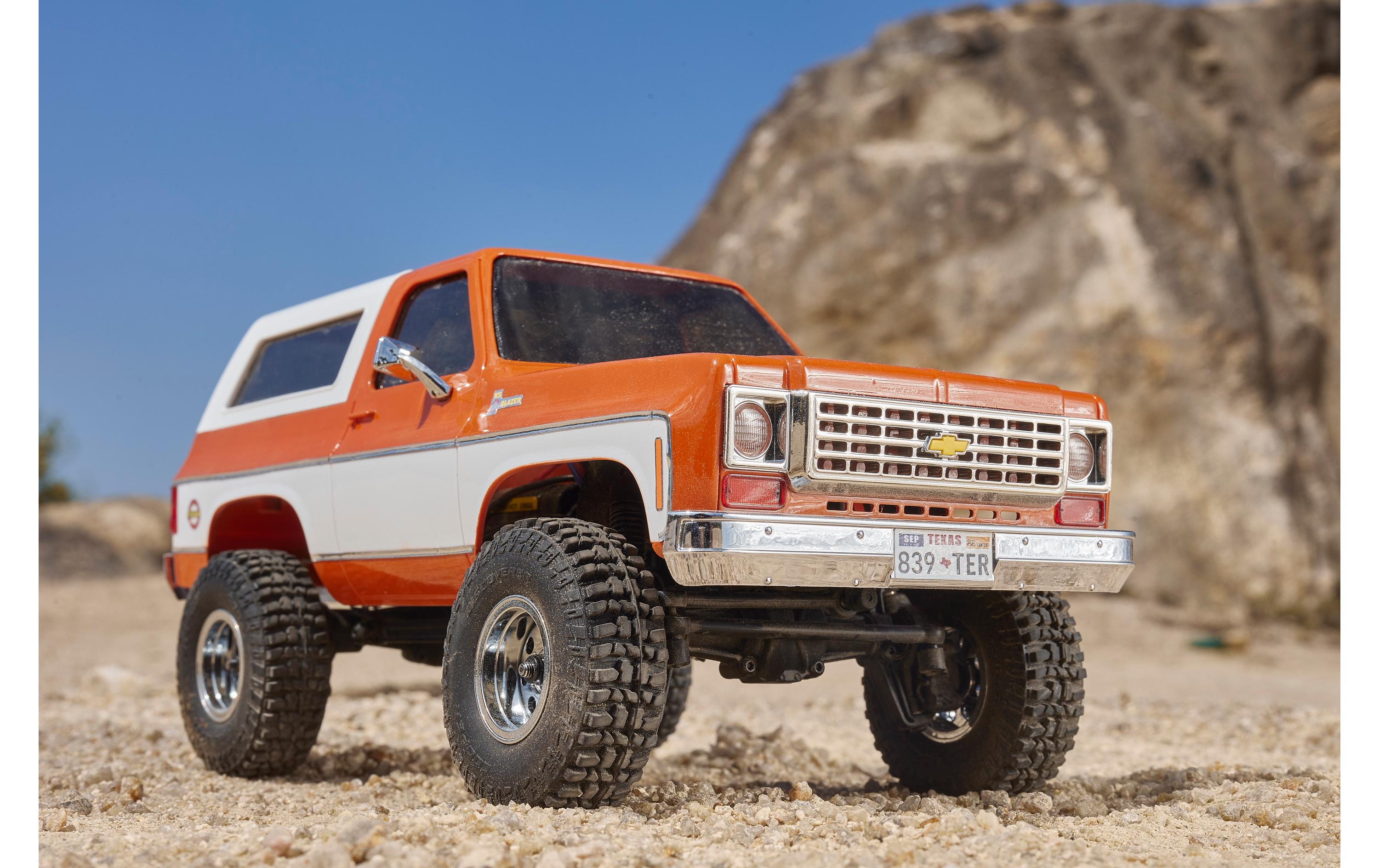 Scale Crawler Chervolet K5 Blazer, Orange, RTR, 1:24<br>FCX24 Mini Rock Crawler mit detaillierter Chevy Blazer Karosserie und 2-Gang Getriebe