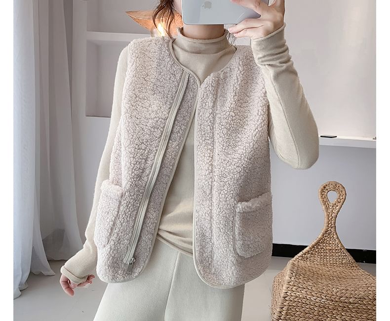 Acoustic Rain - V-hals vest met rits en effen imitatiebont