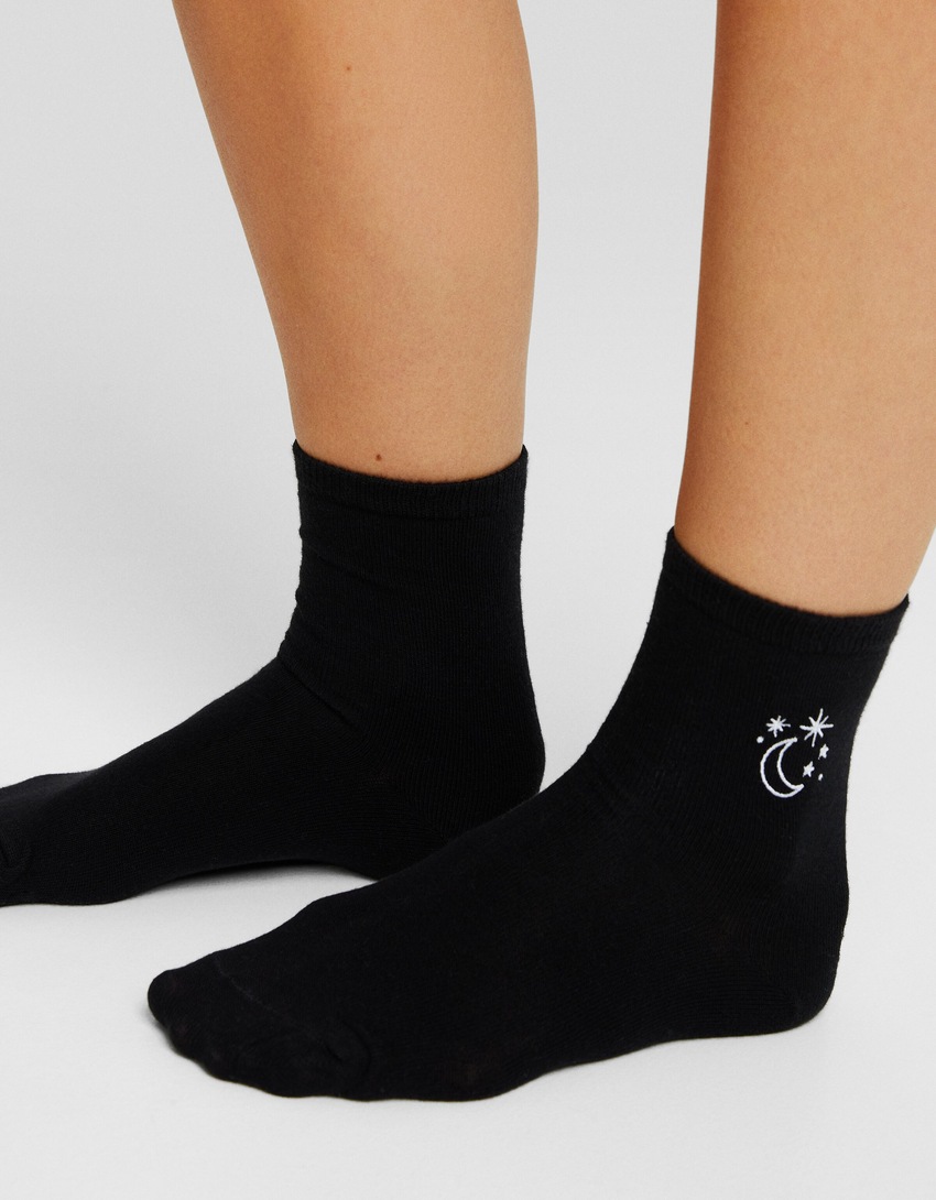 Pacote com 3 pares de meias bordadas