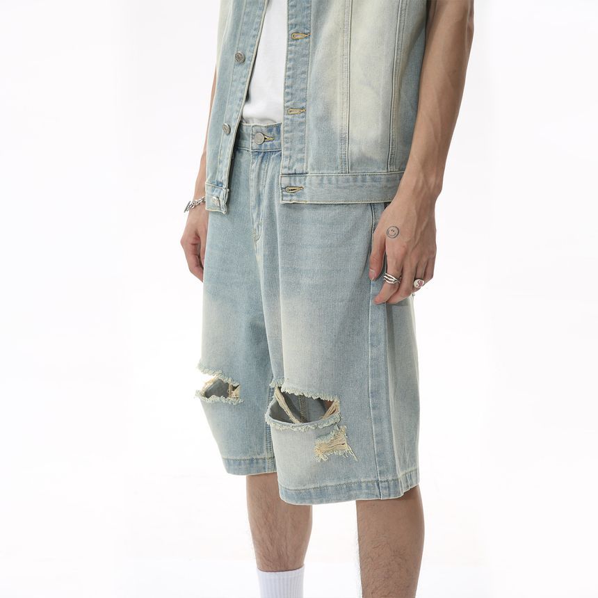 FAERIS - Denim vest met kraag en knoopjes / middelhoge, versleten shorts