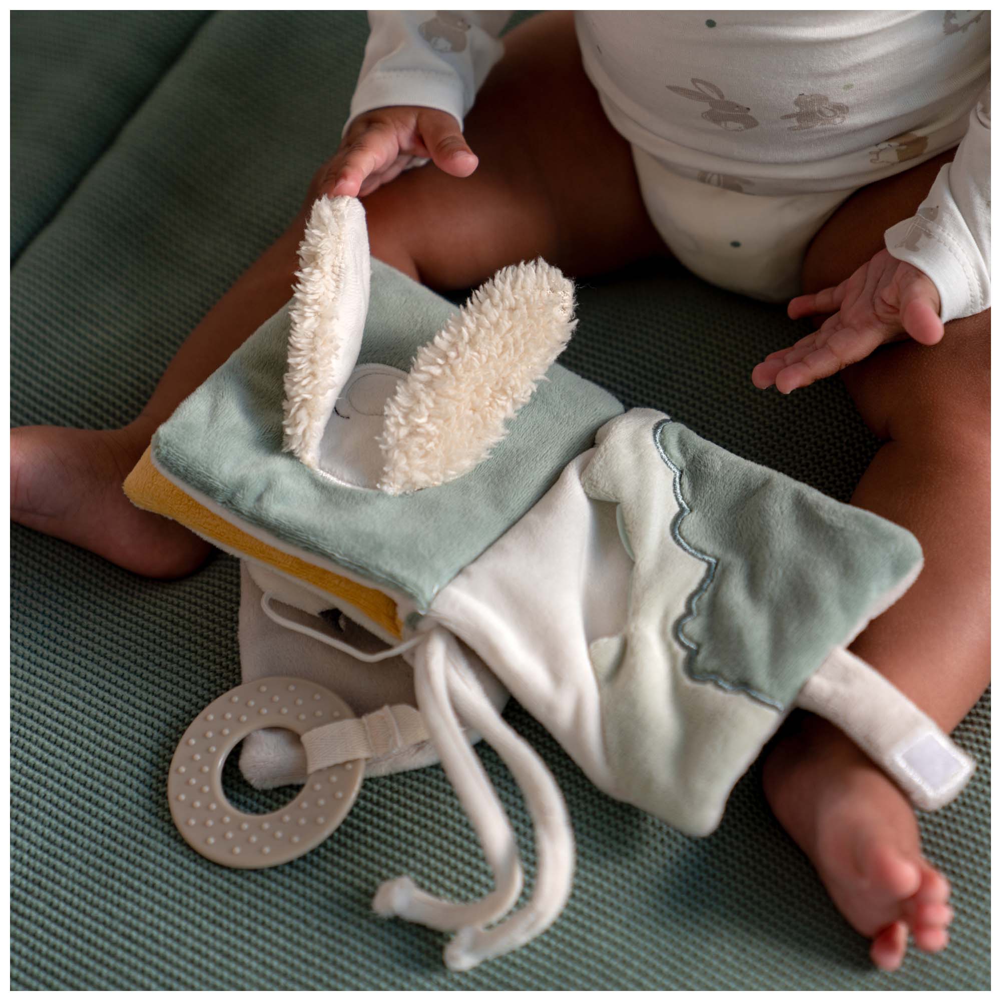 Prénatal buggyboekje Kleine Vriendjes Ivoor Wit