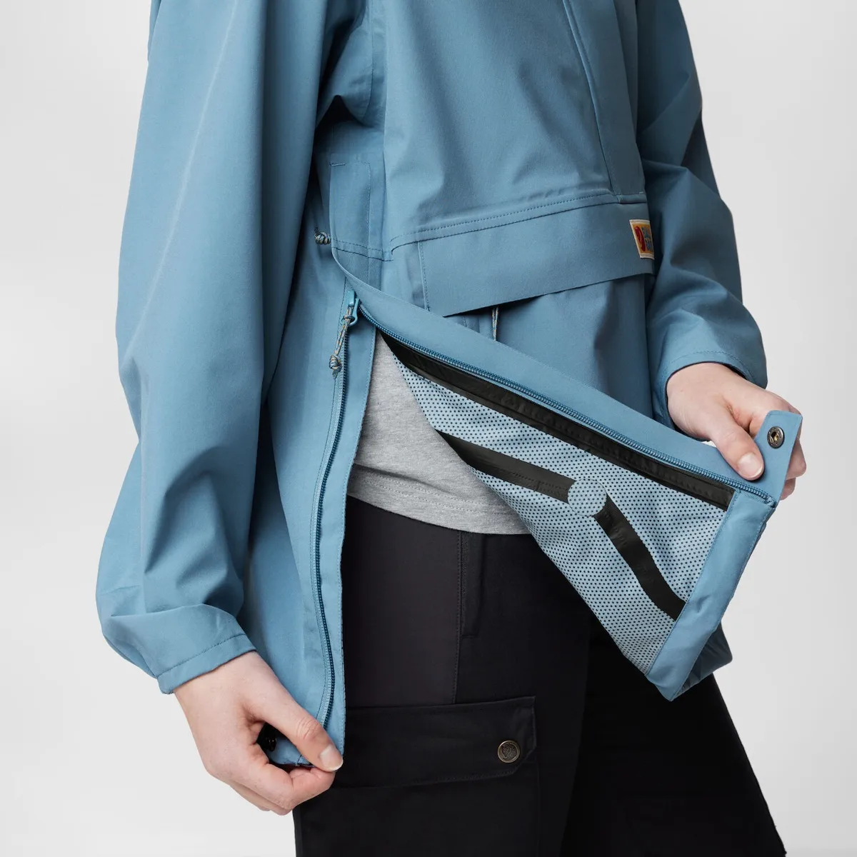Fjällräven Women's Vardag Hydratic Anorak Black
