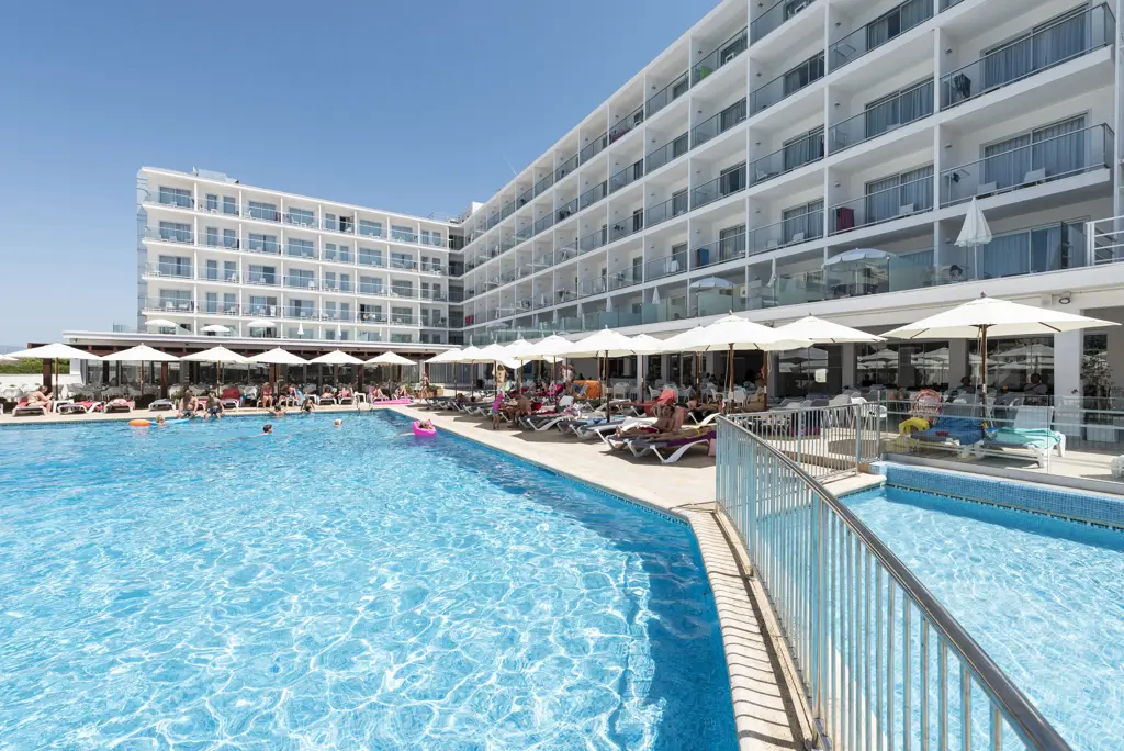 Alua Leo Logies en ontbijt - Hotel