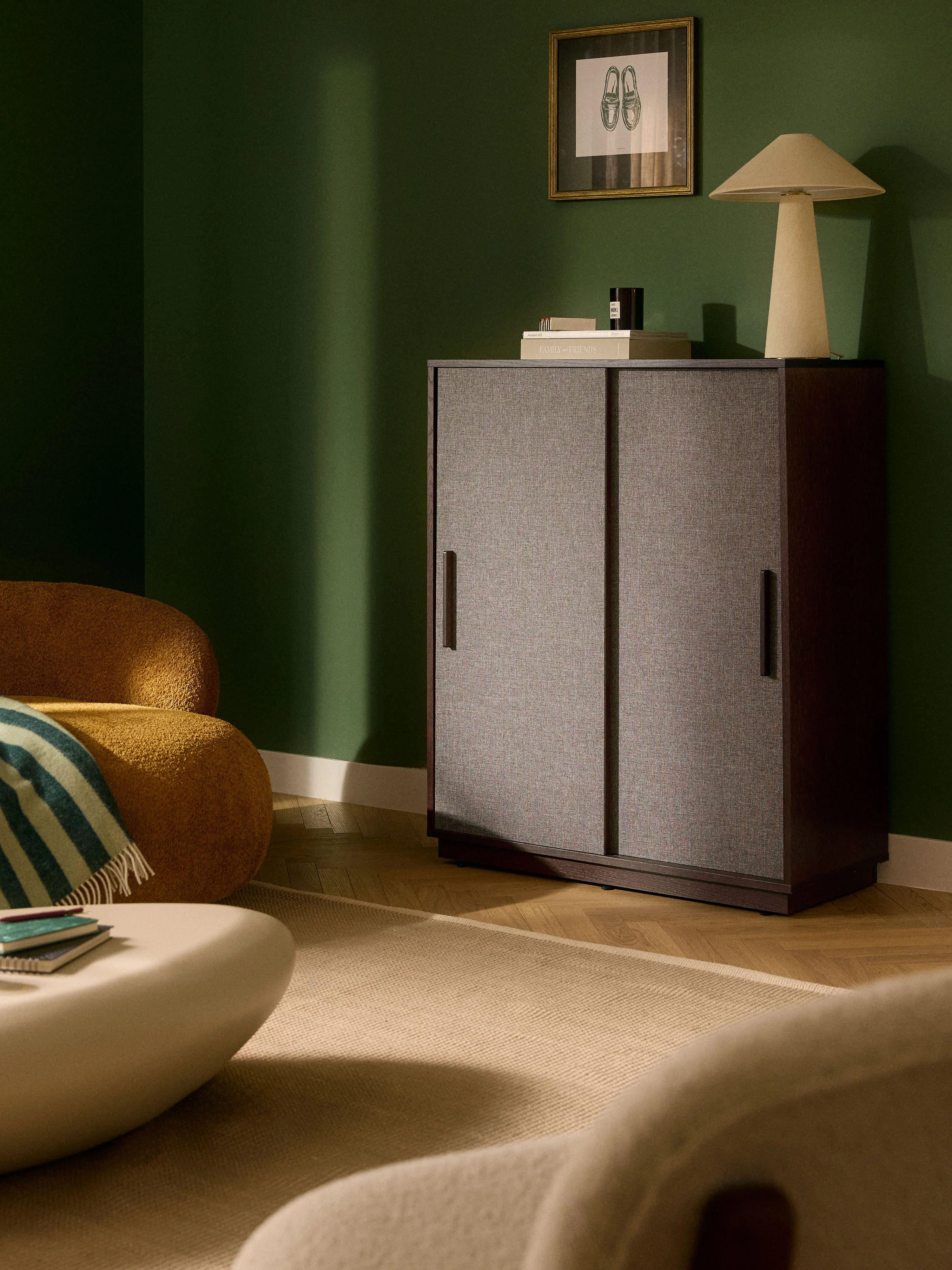 Houten dressoir Wisp met gestoffeerde voorkant