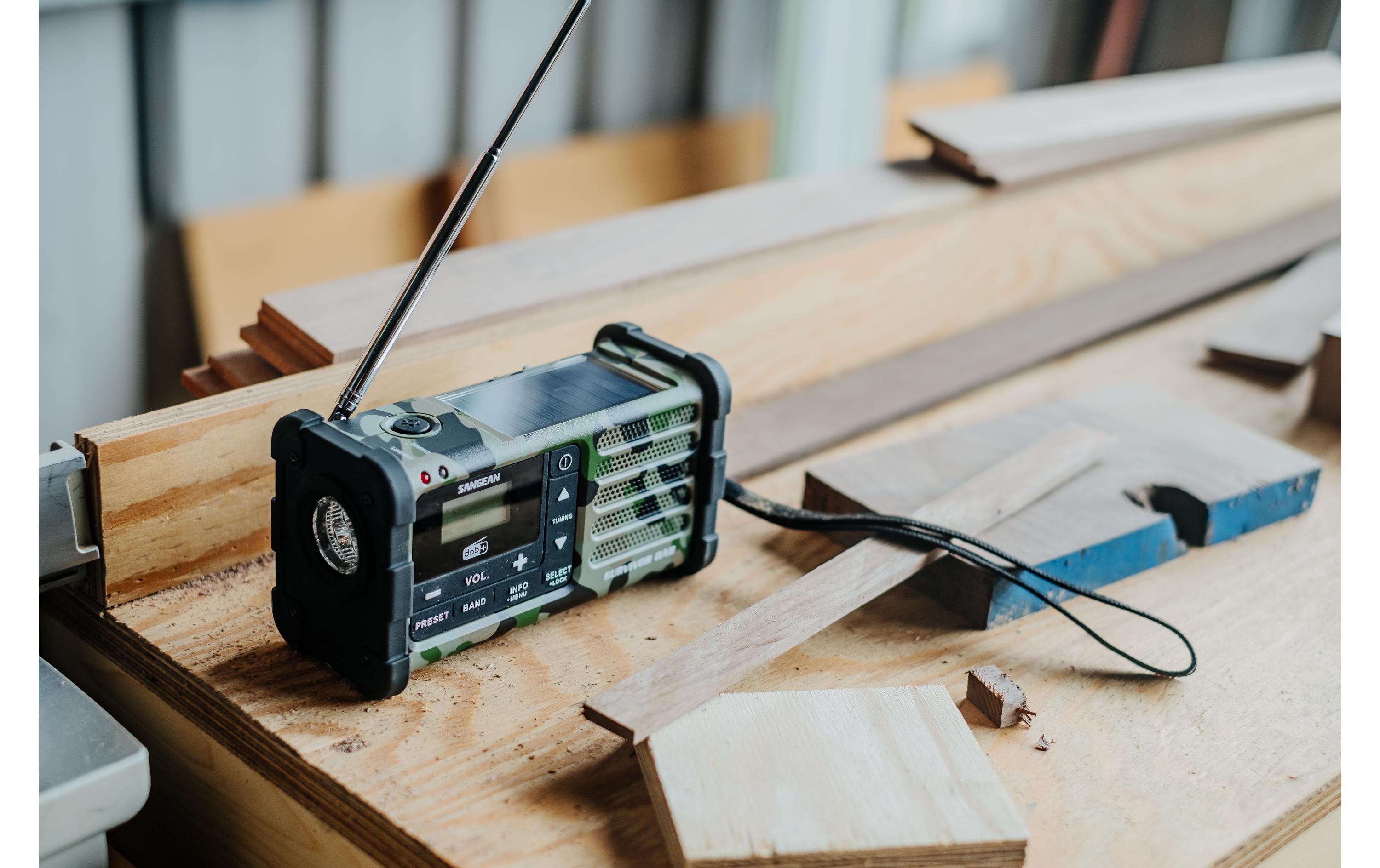 DAB+ Radio Survivor DAB Camouflage<br>Wiederaufladbares Notfallradio / Kurbelradio