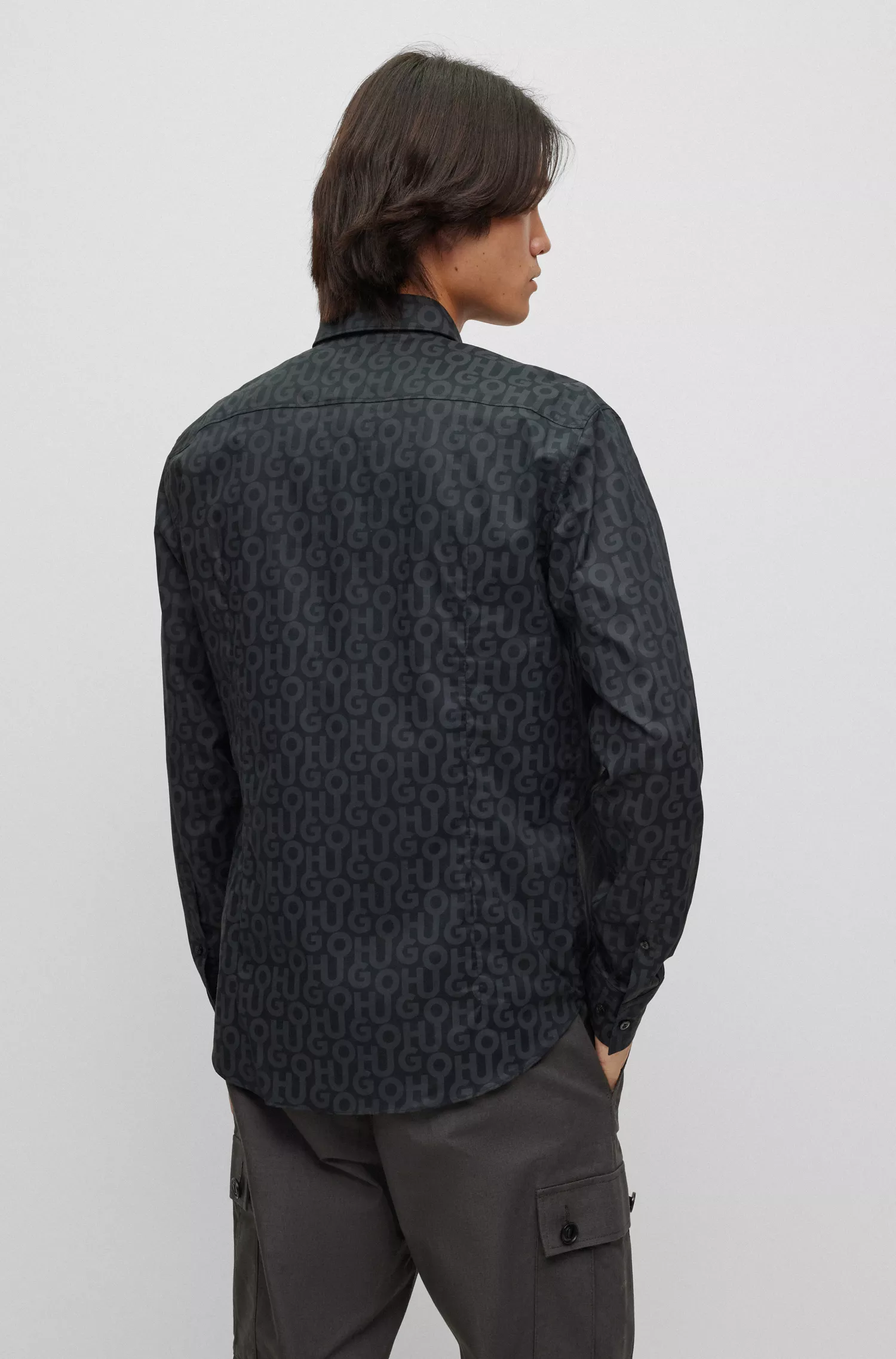 Camisa HUGO vermelha, corte slim, em popeline de algodão estampado.