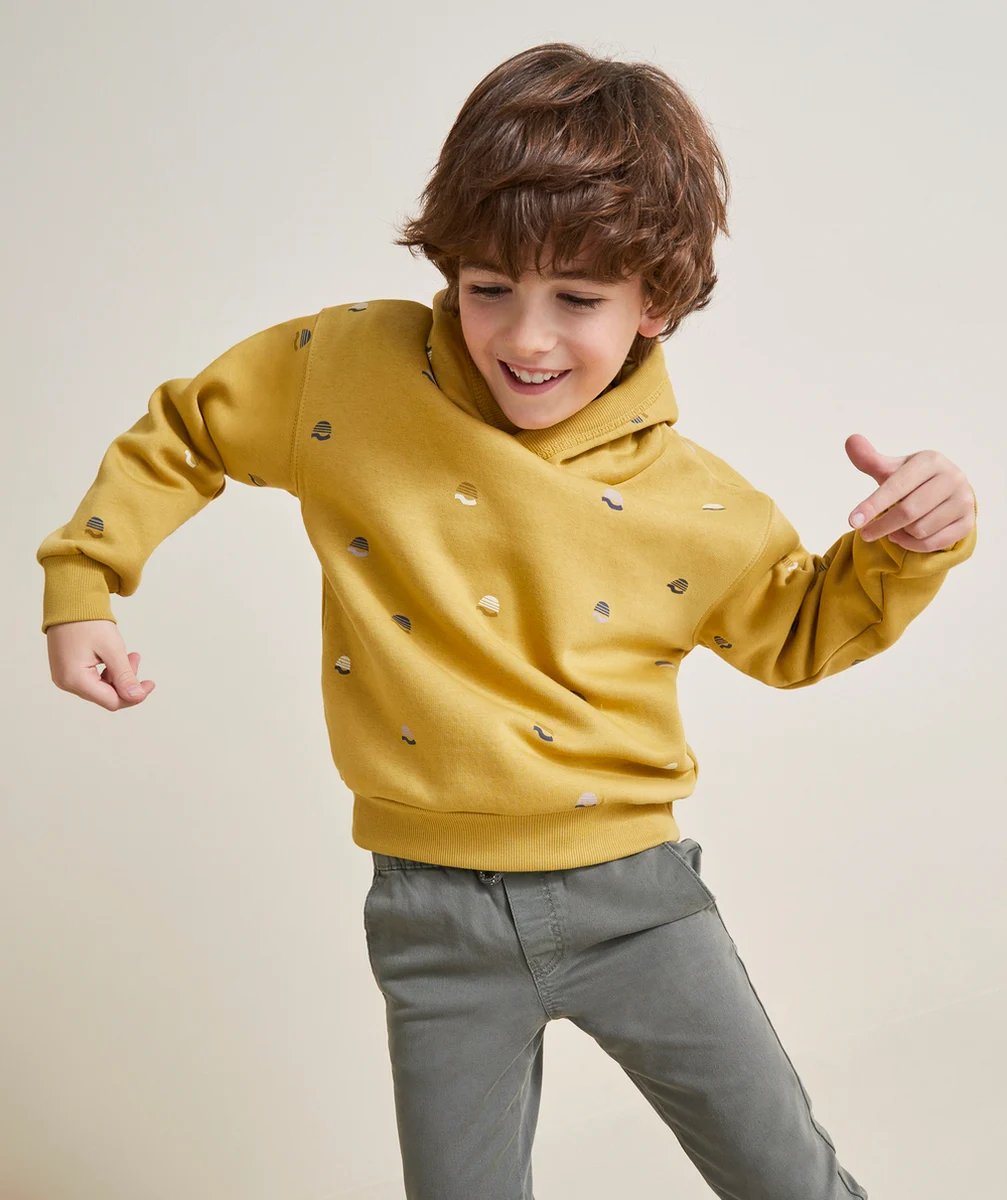 SWEAT À CAPUCHE GARÇON EN FIBRES RECYCLÉES JAUNE IMPRIMÉ