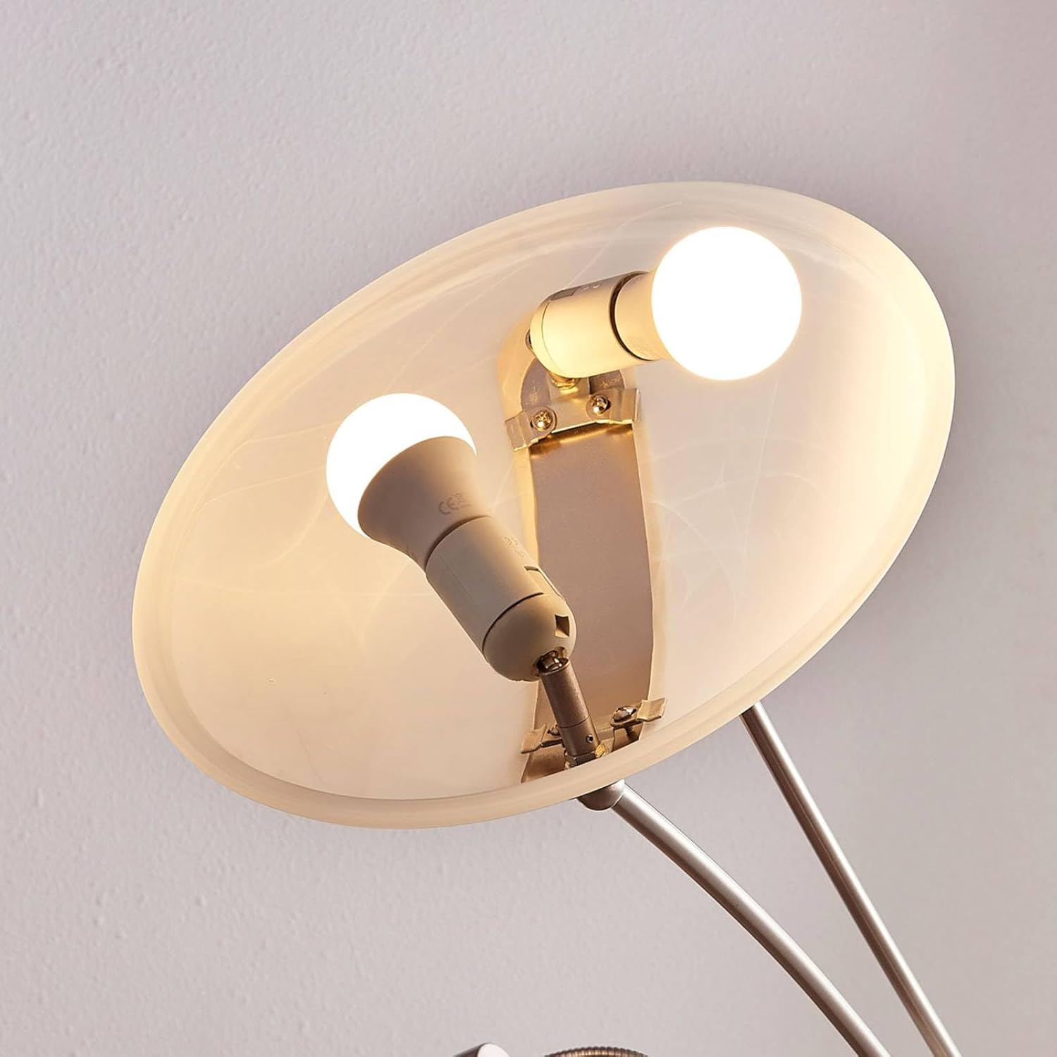 Lindby Stehlampe, Deckenfluter verstellbarer Lesearm Standleuchte Glas Metall 2x E27 max. 15W und 1x E14 10W ohne Leuchtmittel Standlampe