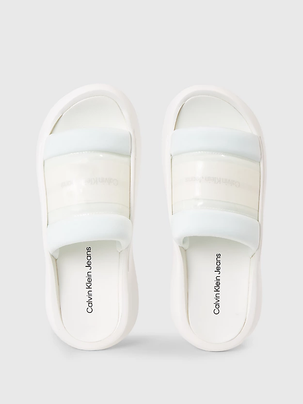 Chinelo com logotipo híbrido
