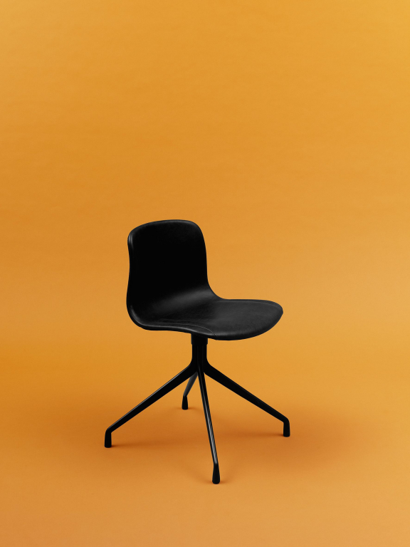 Hay About a Chair AAC11 gestoffeerde stoel, onderstel gepolijst aluminium, Hallingdal 116