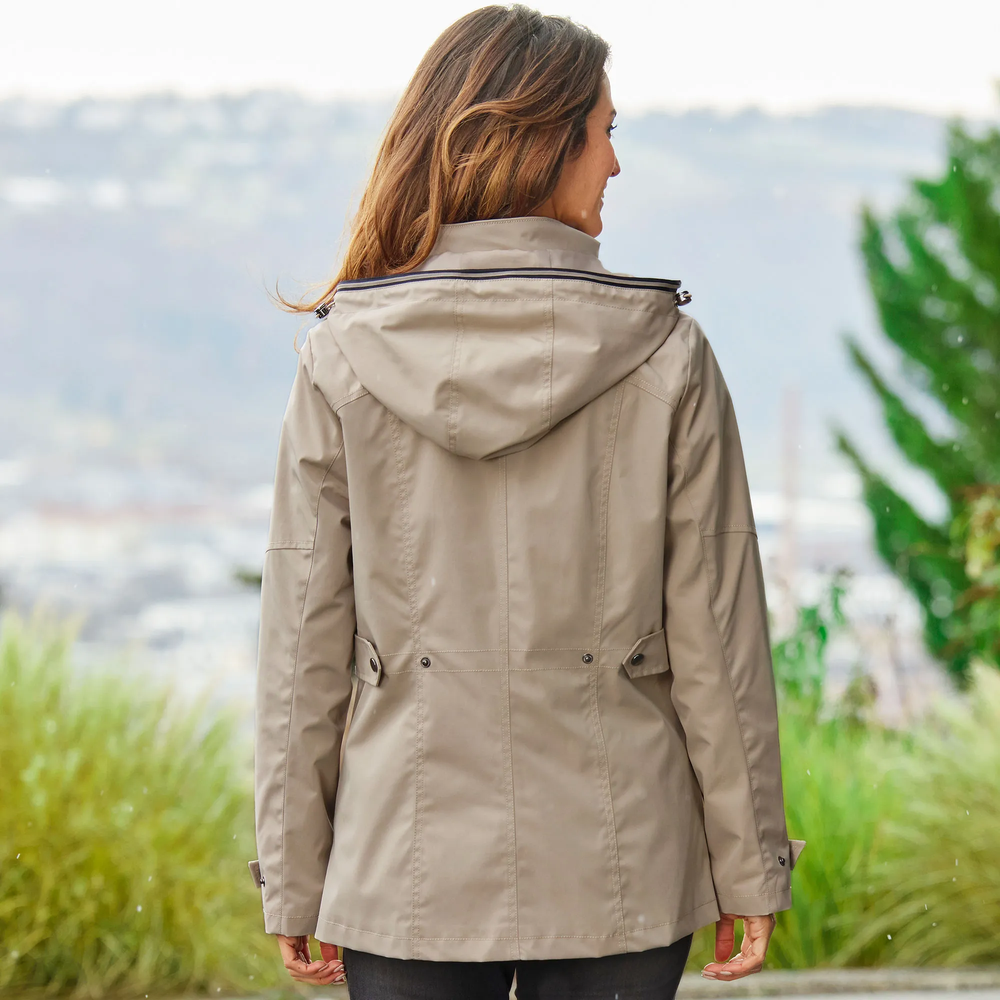 Damen-Jacke mit abnehmbarer Kapuze