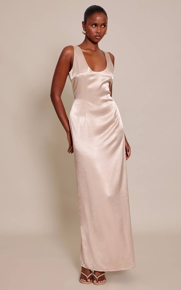 Doré Robe Longue Sans Manches Dos Nu