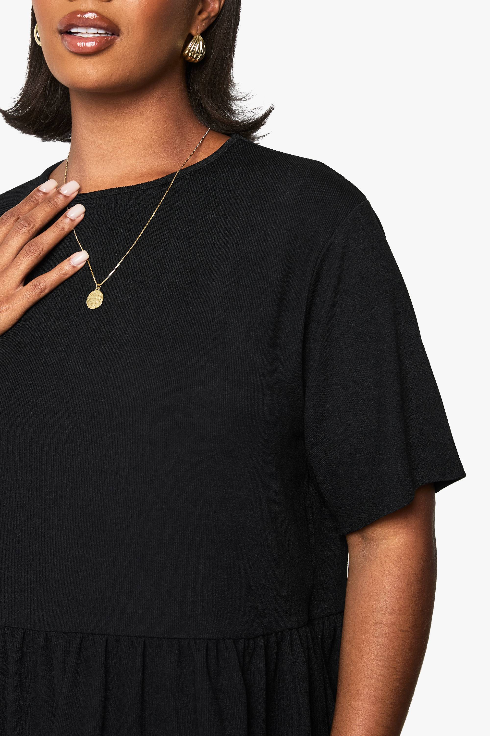 boohoo Robe t-shirt smock en côte grande taille