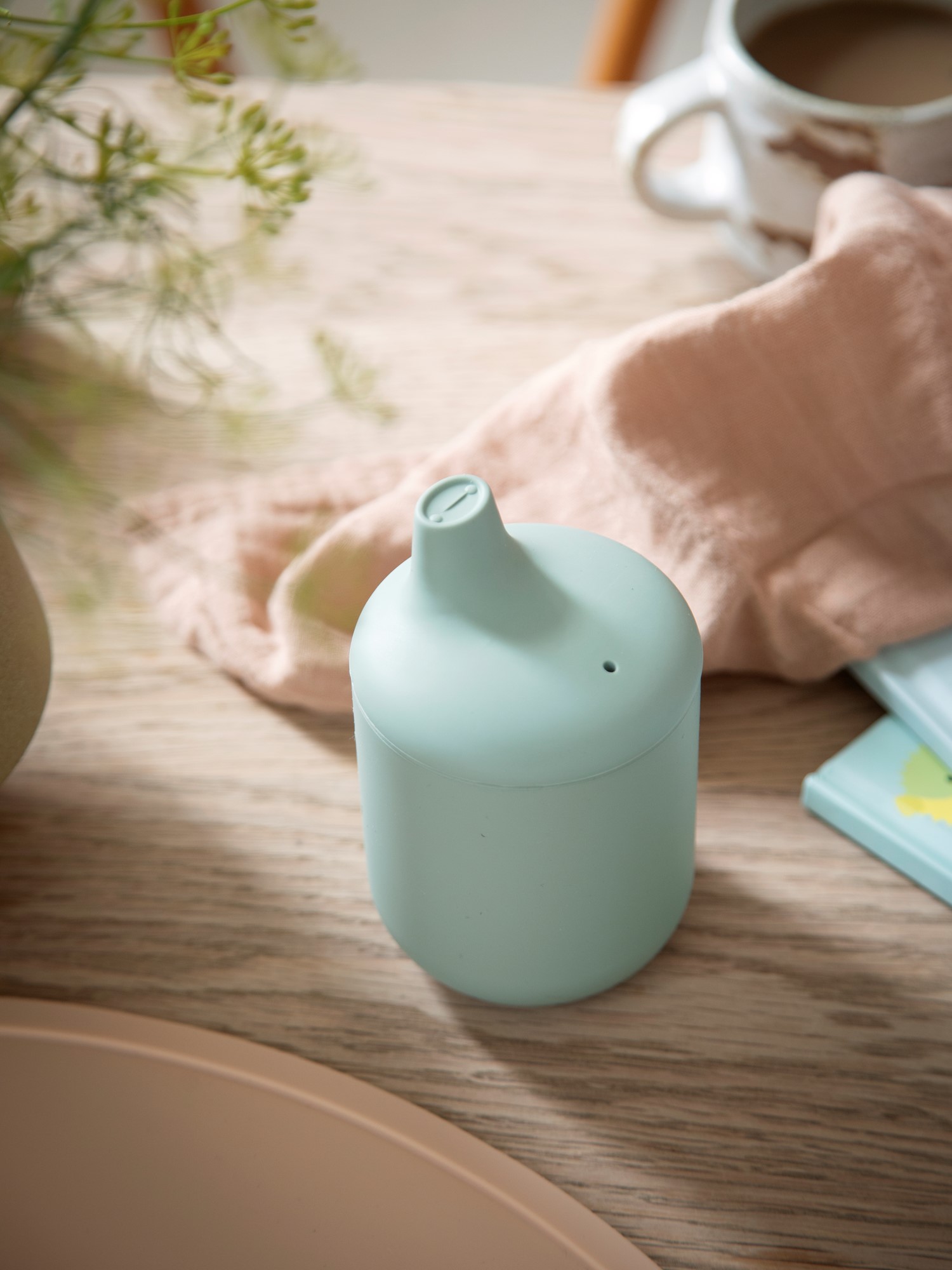 Tudkop | Fødevaregodkendt silikone. 175 ml. 6  måneder.  | Dusty Green | Mushie